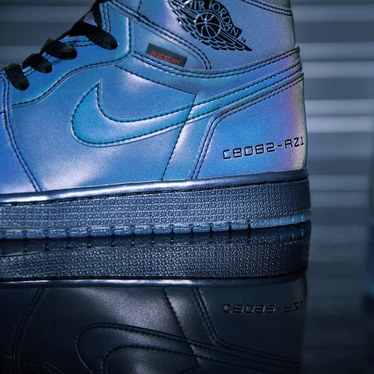 Air Jordan 1 High Zoom '' Fearless '' 炭黑變色龍虹彩BV0006-