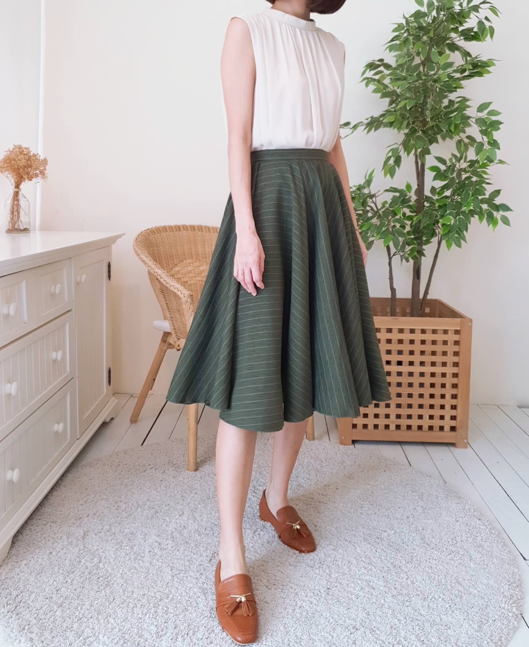 SLEEVELESS CHIFFON PLEATED BLOUSE