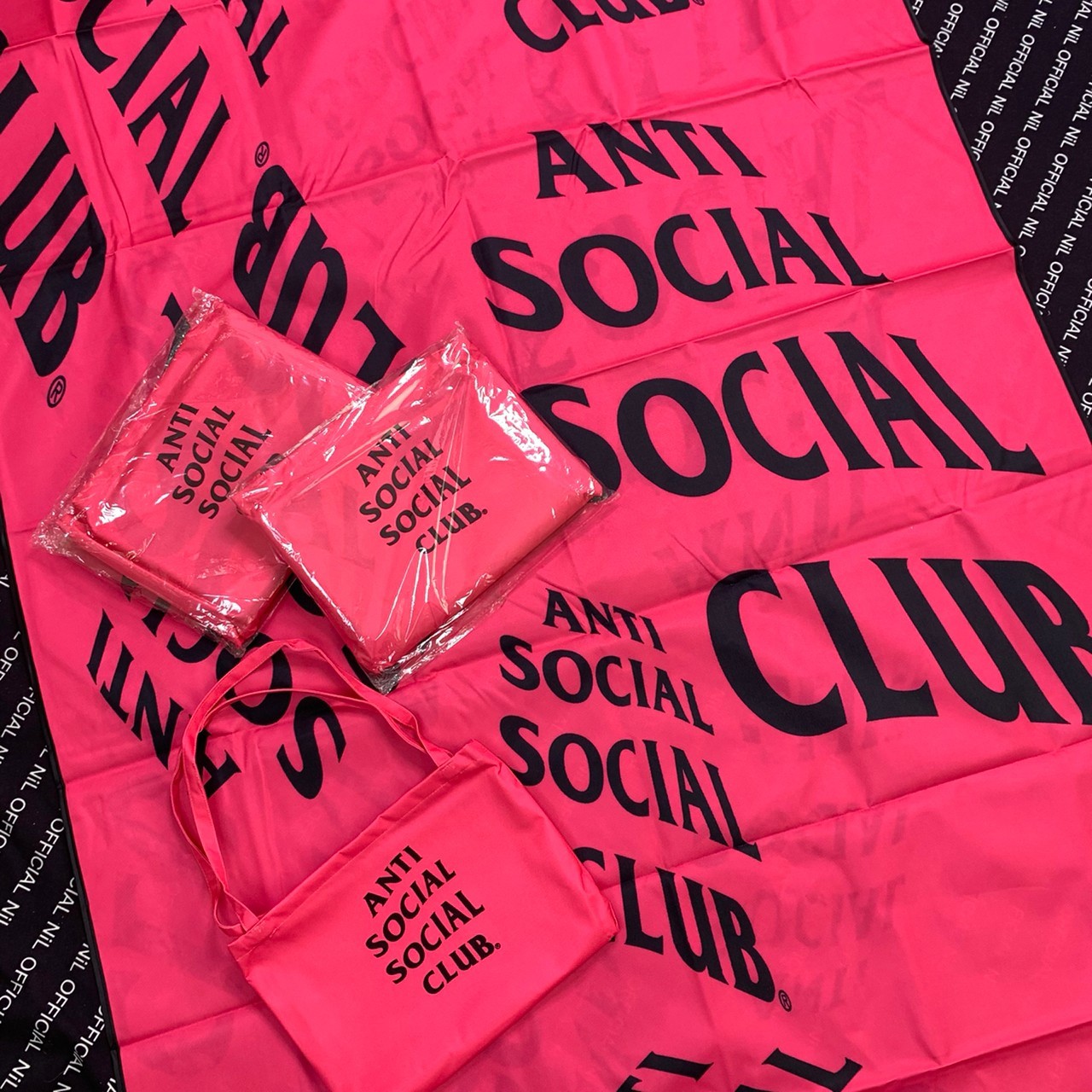 [現貨] Anti Social Social Club ASSC 粉底 黑字 LOGO 野餐墊
