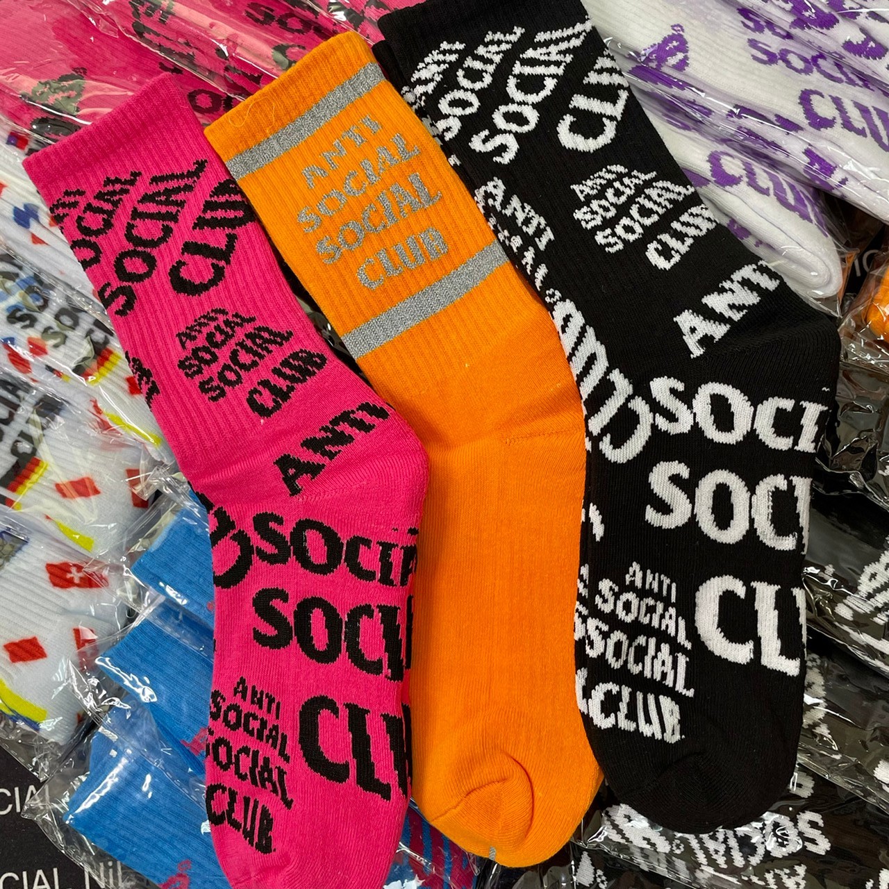 [現貨] Anti Social Social Club ASSC 滿版 字體 / 國旗 Logo 長襪