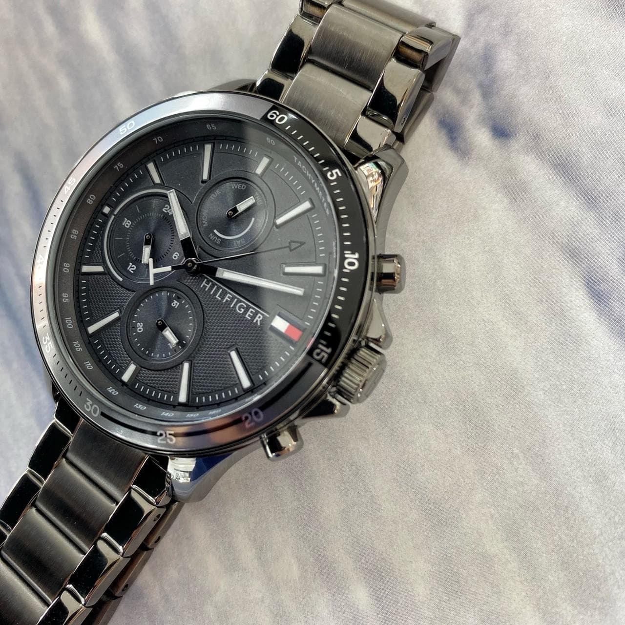 【Tommy Hilfiger】槍色三眼紳士腕錶 1791719 46mm 現代鐘錶