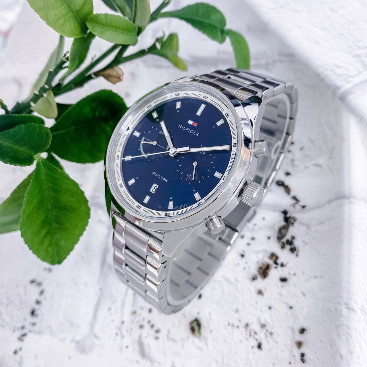 【Tommy Hilfiger】經典白鋼藍面雙眼腕錶 1791725 44mm 現代鐘錶