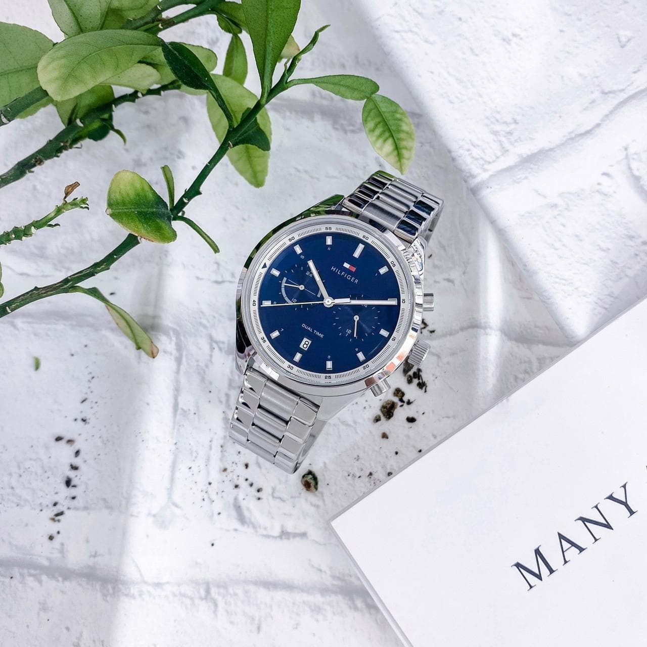 【Tommy Hilfiger】經典白鋼藍面雙眼腕錶 1791725 44mm 現代鐘錶