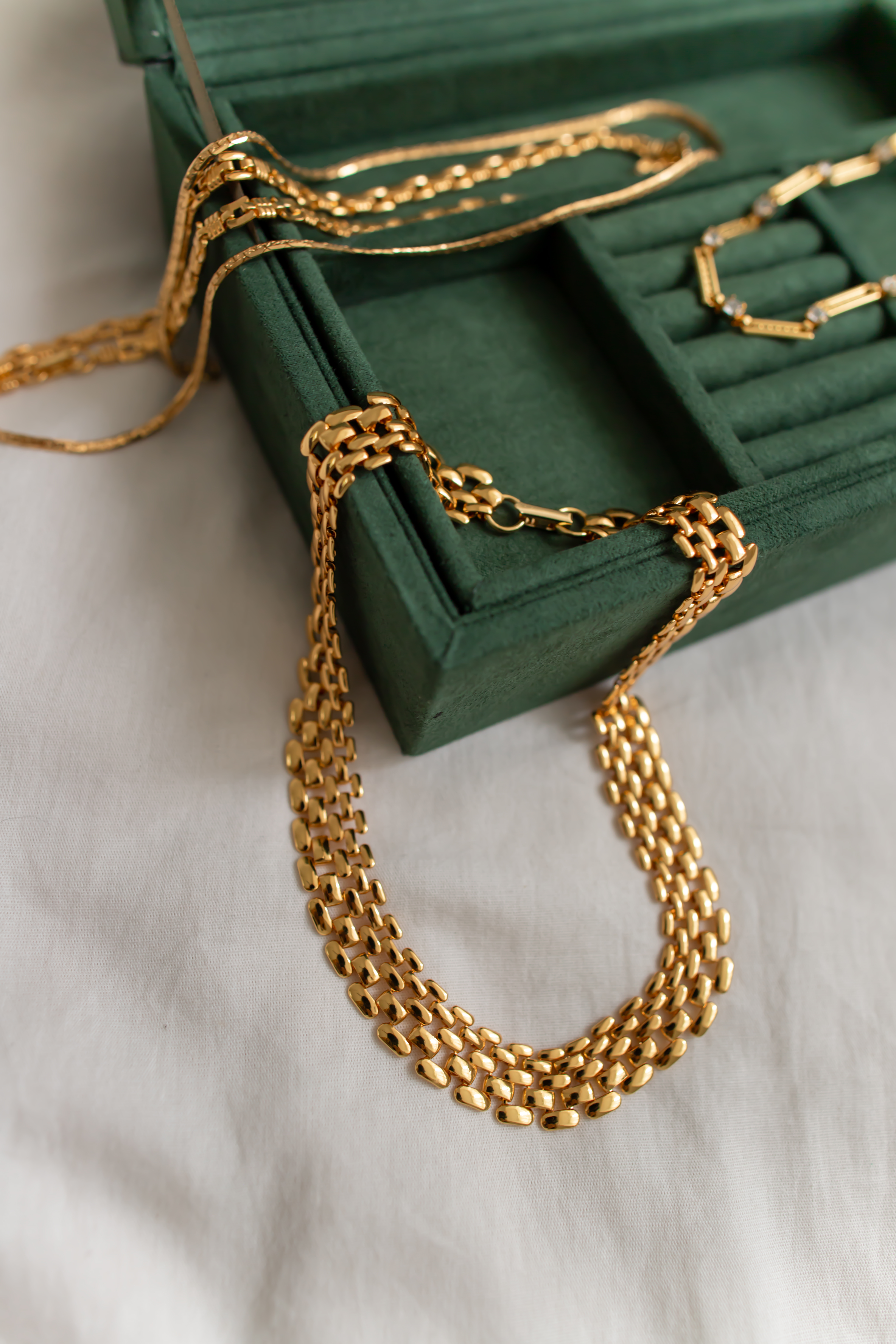 Limited Gold Retro Checkered Necklace (Wider)