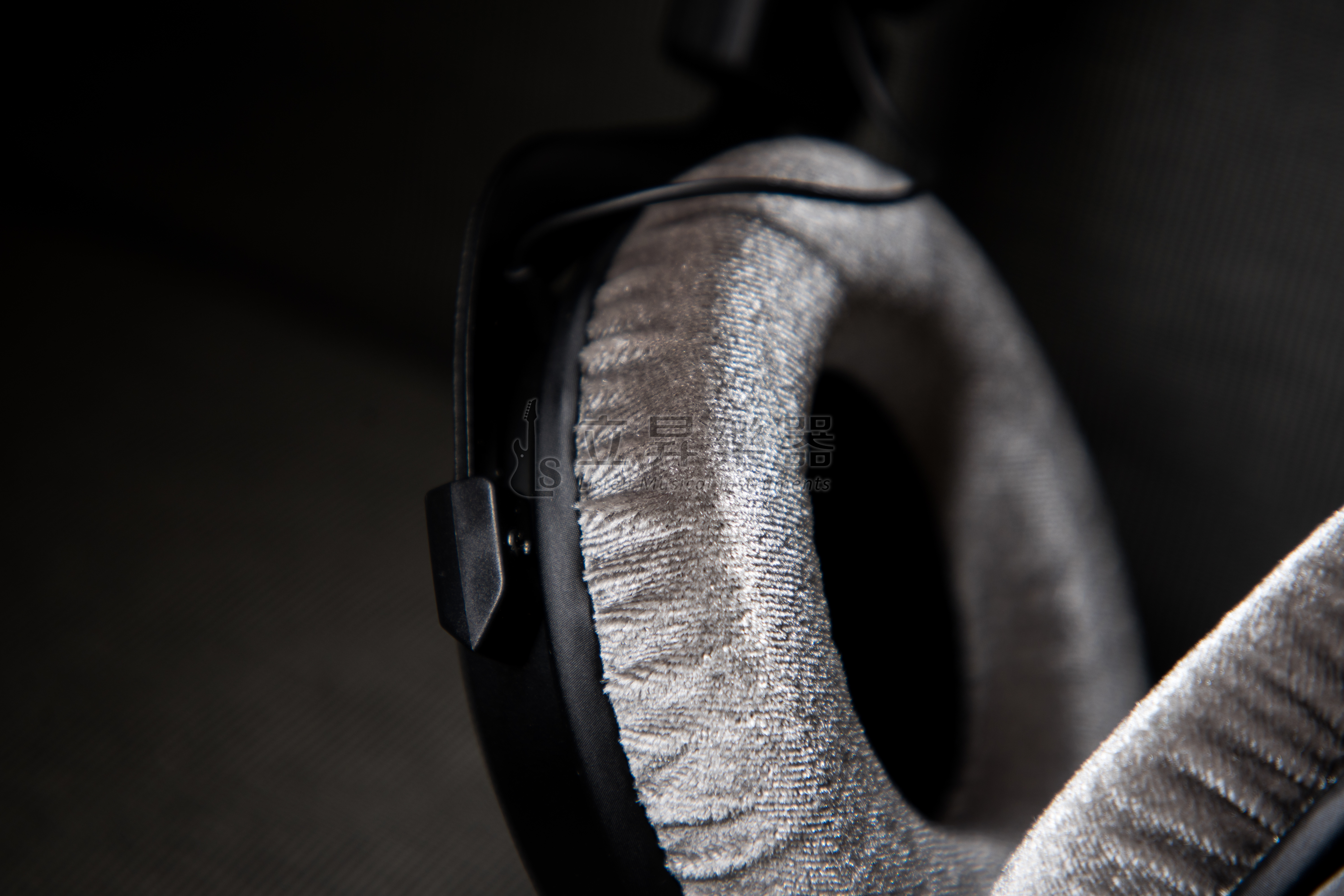 Behringer Behringer BH770 Studio 錄音室 監聽耳機 封閉式耳機 第 3 張圖片｜三峽錄音 / 音響