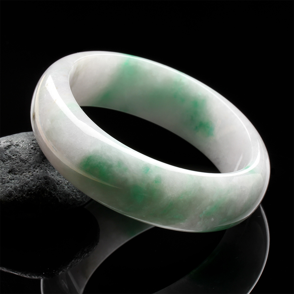 【雅紅珠寶】天然春帶彩翡翠貴妃玉鐲-寬版#18-恬靜賢淑-B0053