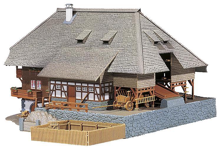 Faller 130366 HO scale, Black Forest farmyard