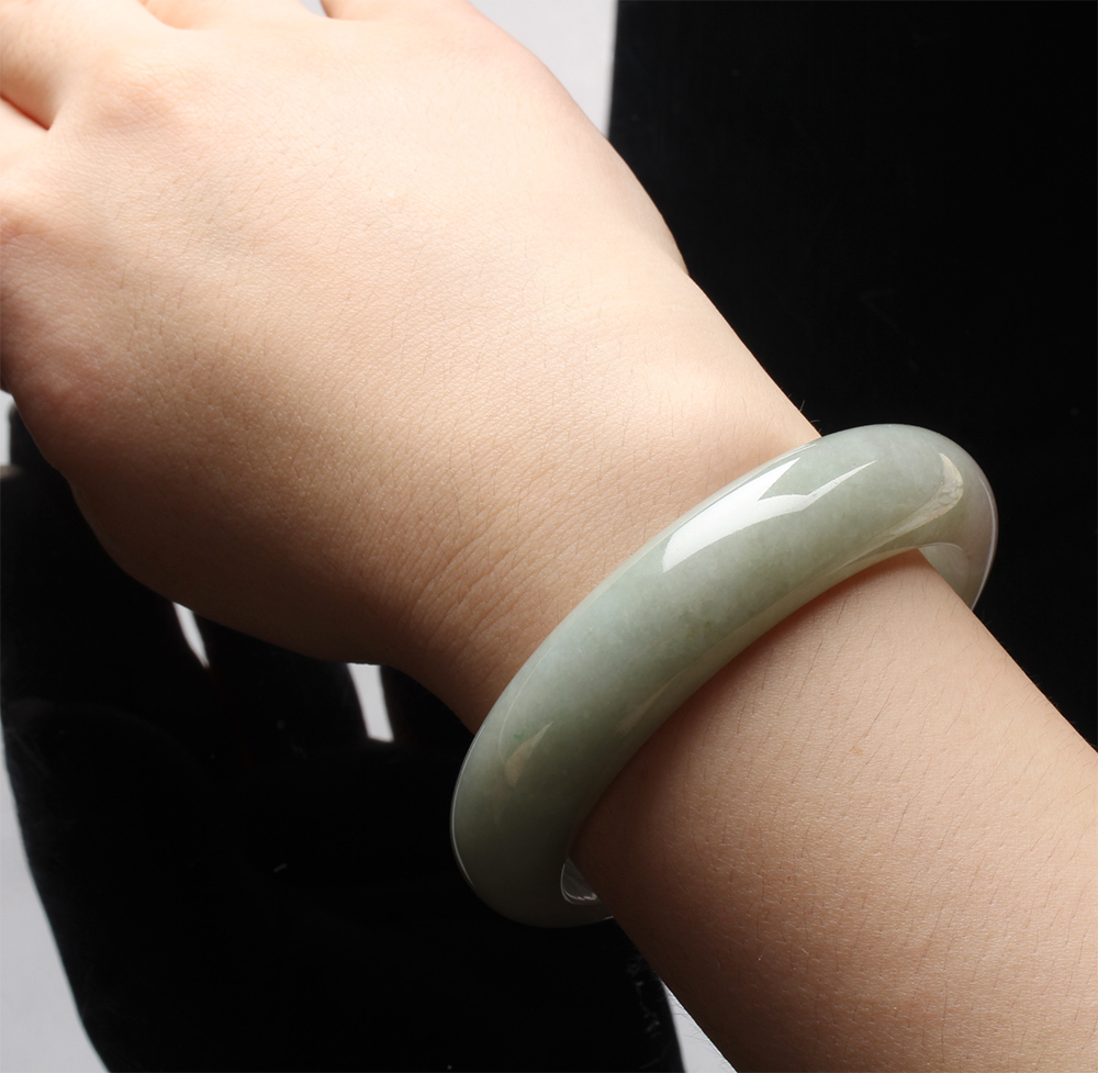 【雅紅珠寶】天然春帶彩冰糯種翡翠玉鐲-寬版-#19-勻紅點翠-B0048