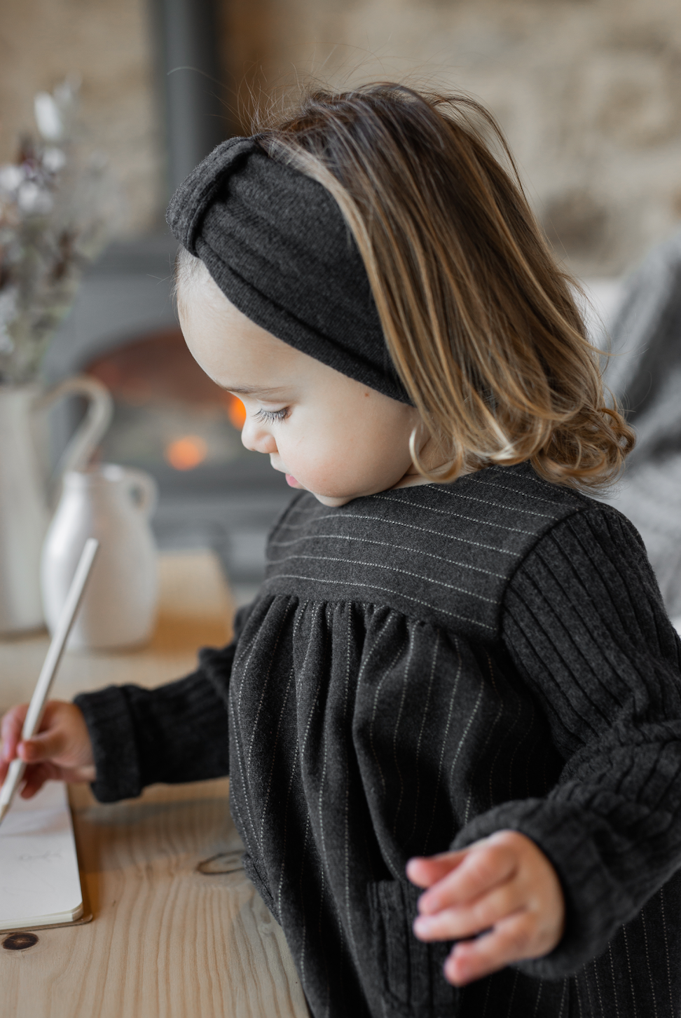 1+ IN THE FAMILY - Abril（Charcoal）