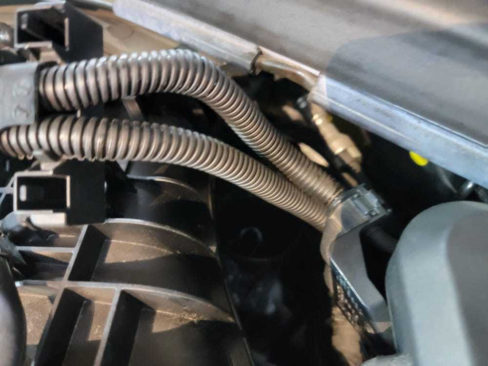 白色 bmw 120i m sport package fo tan juns car and audio 火炭 super nano service package 換油套餐