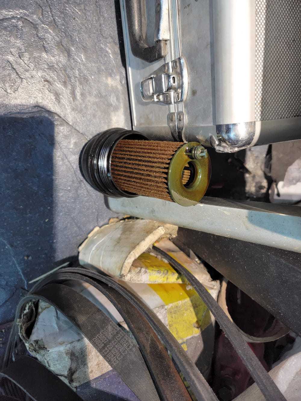 白色 bmw 120i m sport package fo tan juns car and audio 火炭 super nano service package 換油套餐 dirty 油隔