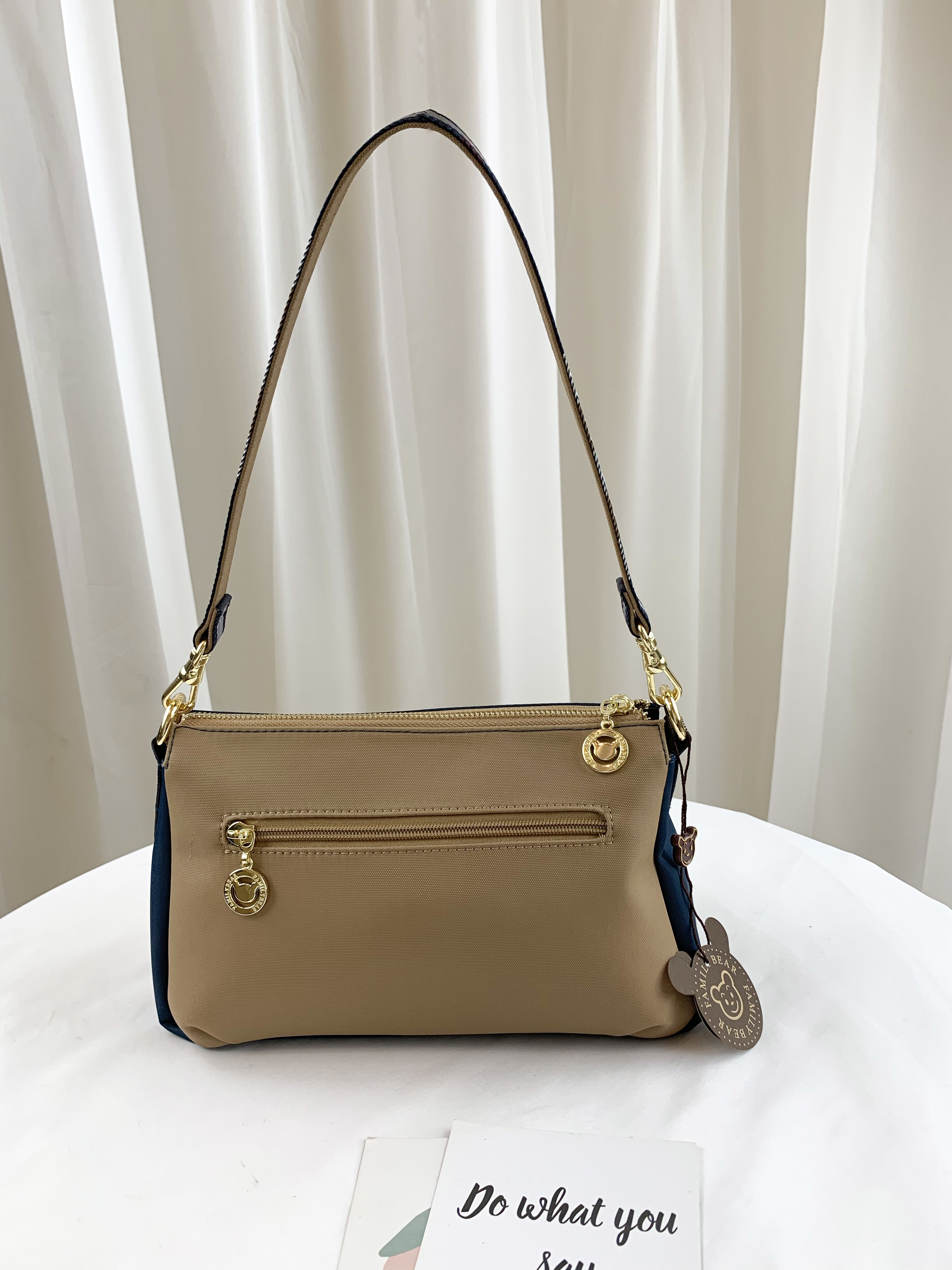 FamilyBear 卡其拼接土耳其藍 防潑水肩背包 / 側背包 附小熊吊飾 #1921