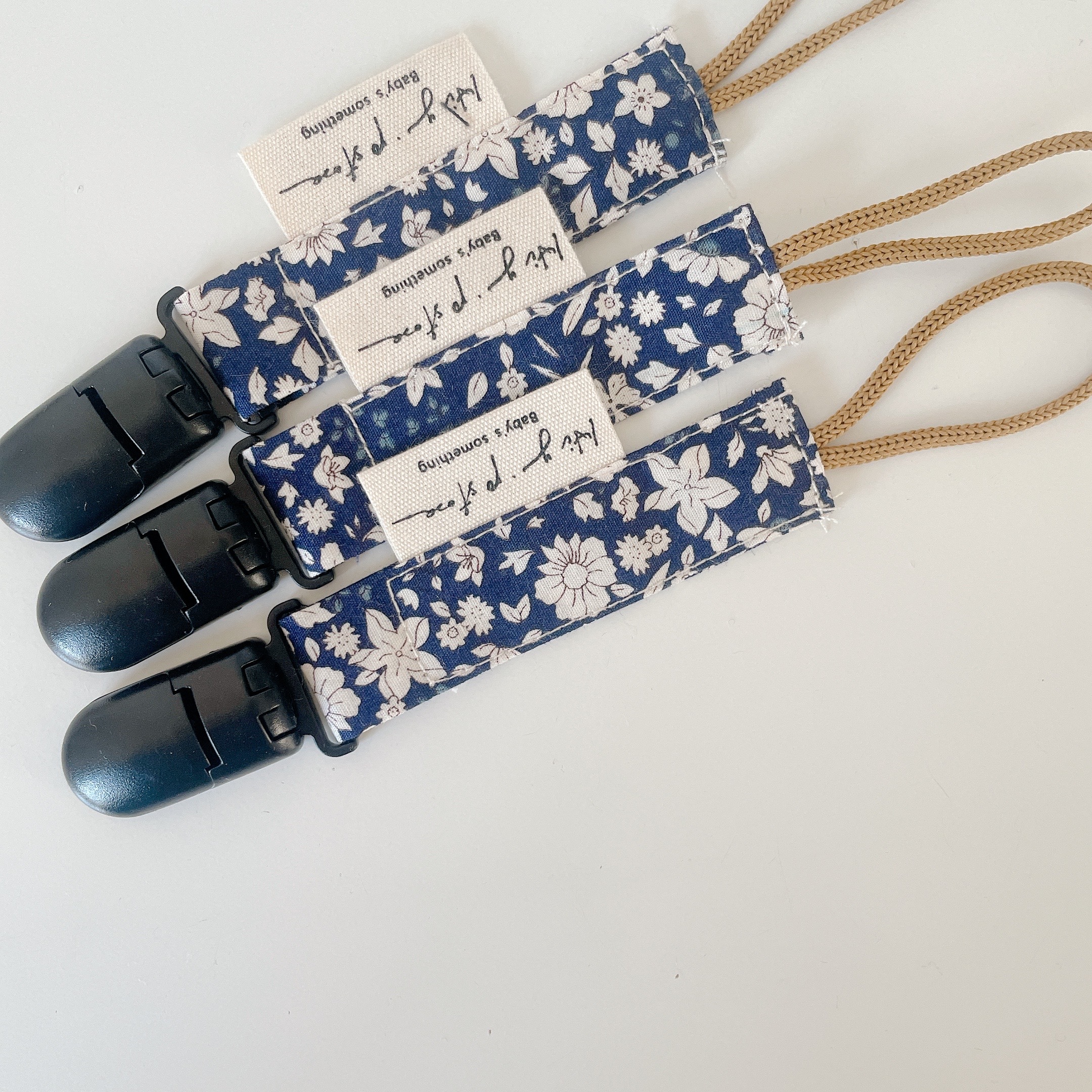 Hi Y.P store-短版鱷魚夾-復古藍花