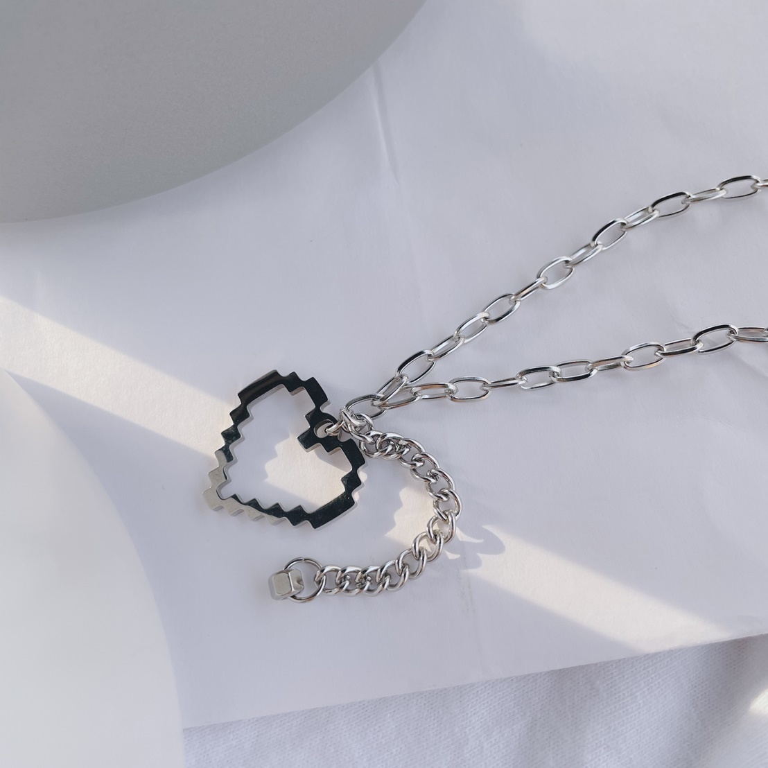 #現貨 (ACCN559) 鋼項鍊 像素愛心