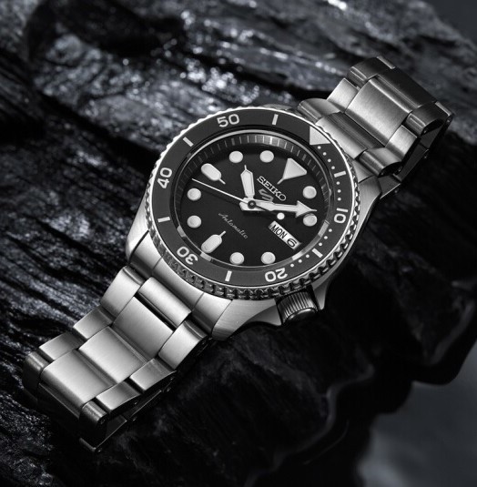 萬年鐘錶 - SEIKO  5 Sports 經典黑面必買機械水鬼  4R36-07G0Q / SRPD55K1  錶徑42.5MM