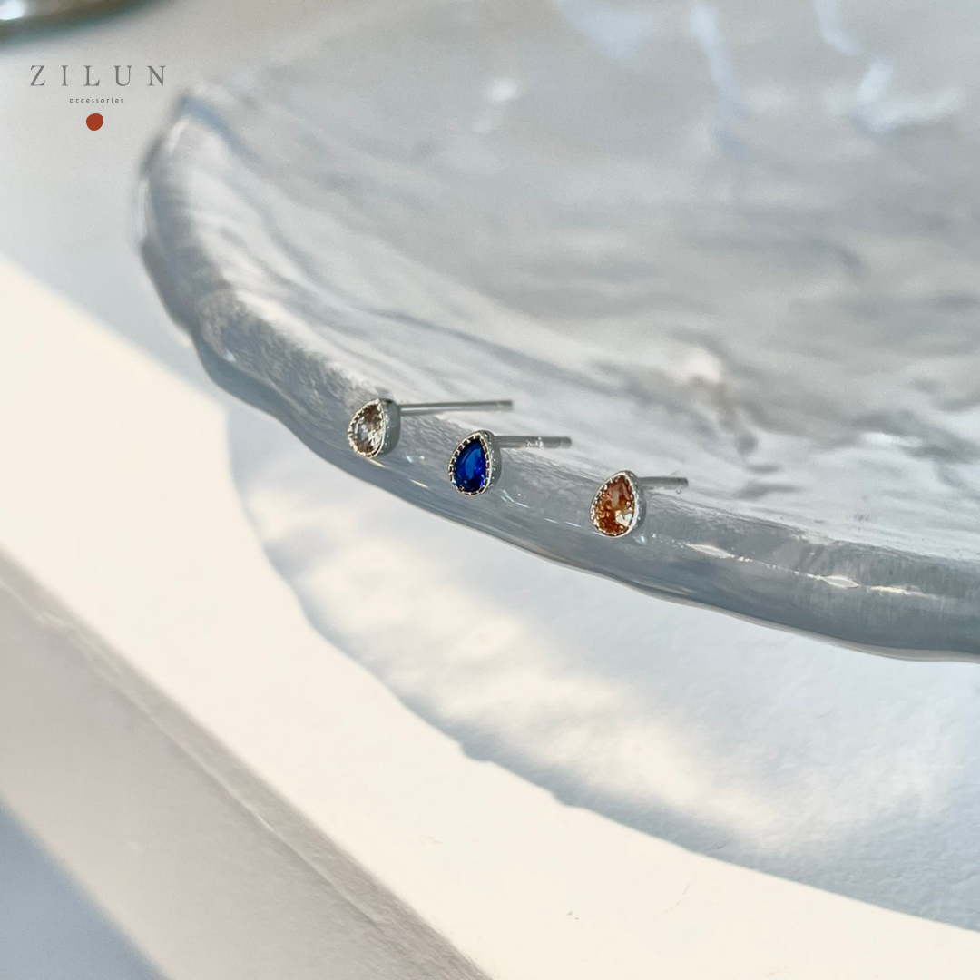 │清新│迷你雨滴 • 香檳鋯石 • 925silver • 純銀耳針