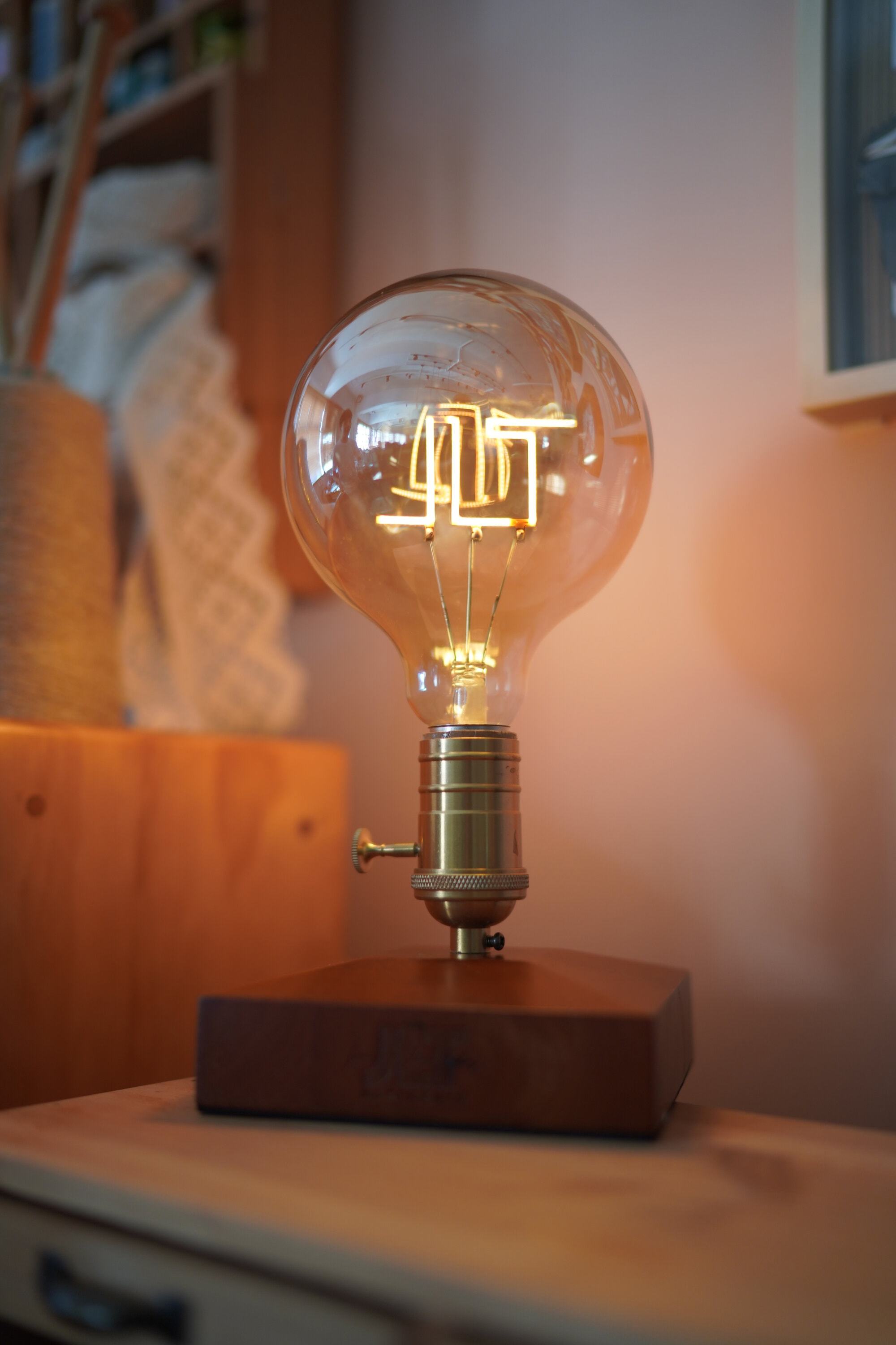 【Just Like Us】JLT可調光LED復古小夜燈(一週年紀念版)