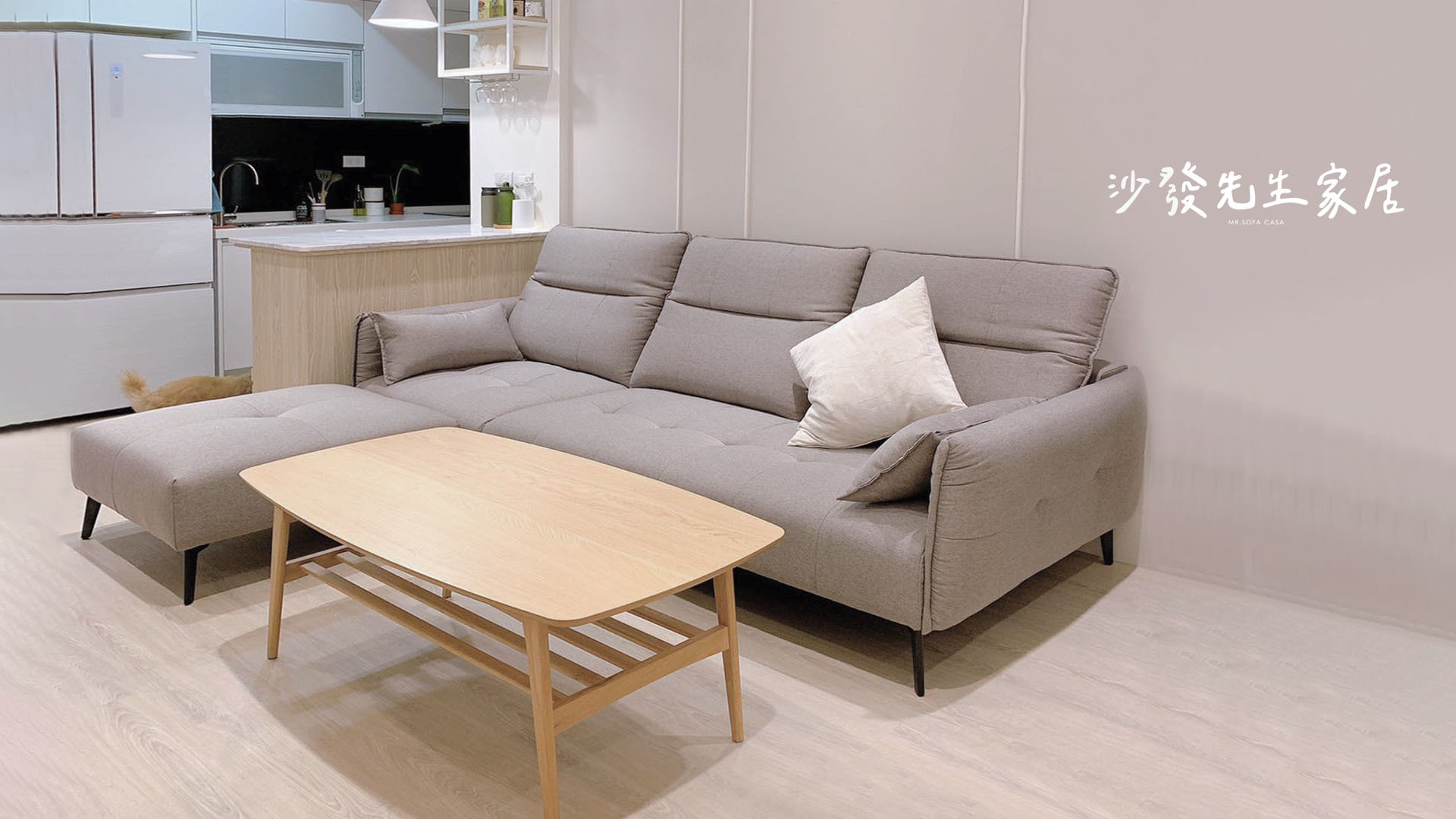 想讓你的空間展現典雅氣質的感覺，你可以挑選格林沙發