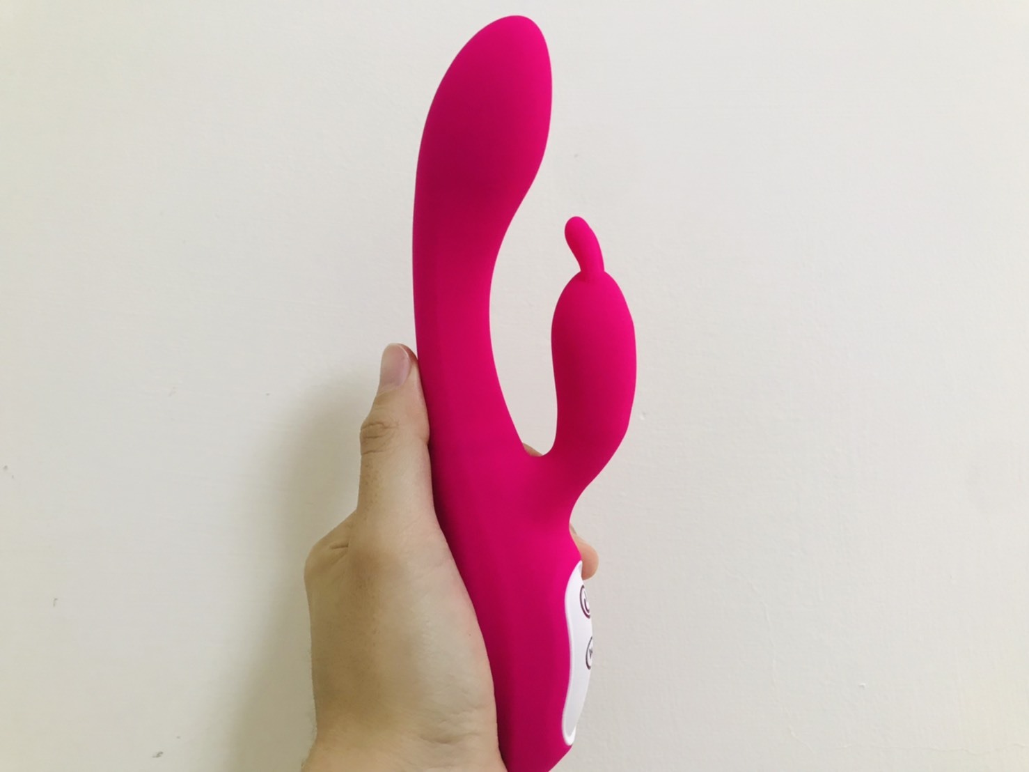 淘淘雙頭電動按摩棒，產品外型側面圖