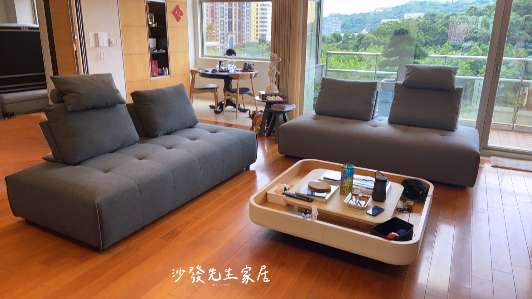 尼斯沙發擁有蓬鬆可愛的外型、布料顏色採用百搭灰色加上棉麻布料