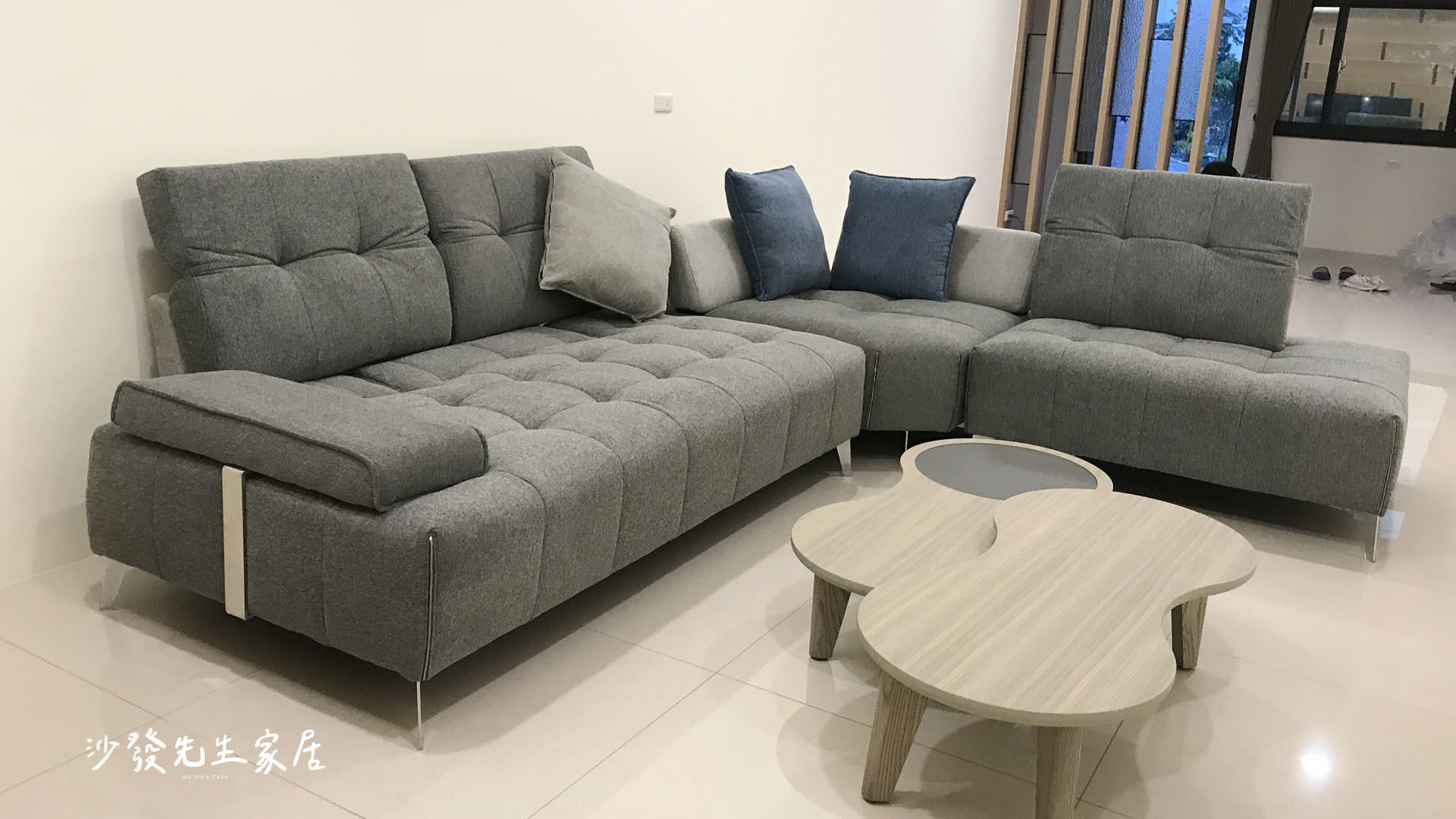 雙功能沙發正如它的名字一樣，名符其實的多種功能及其一身