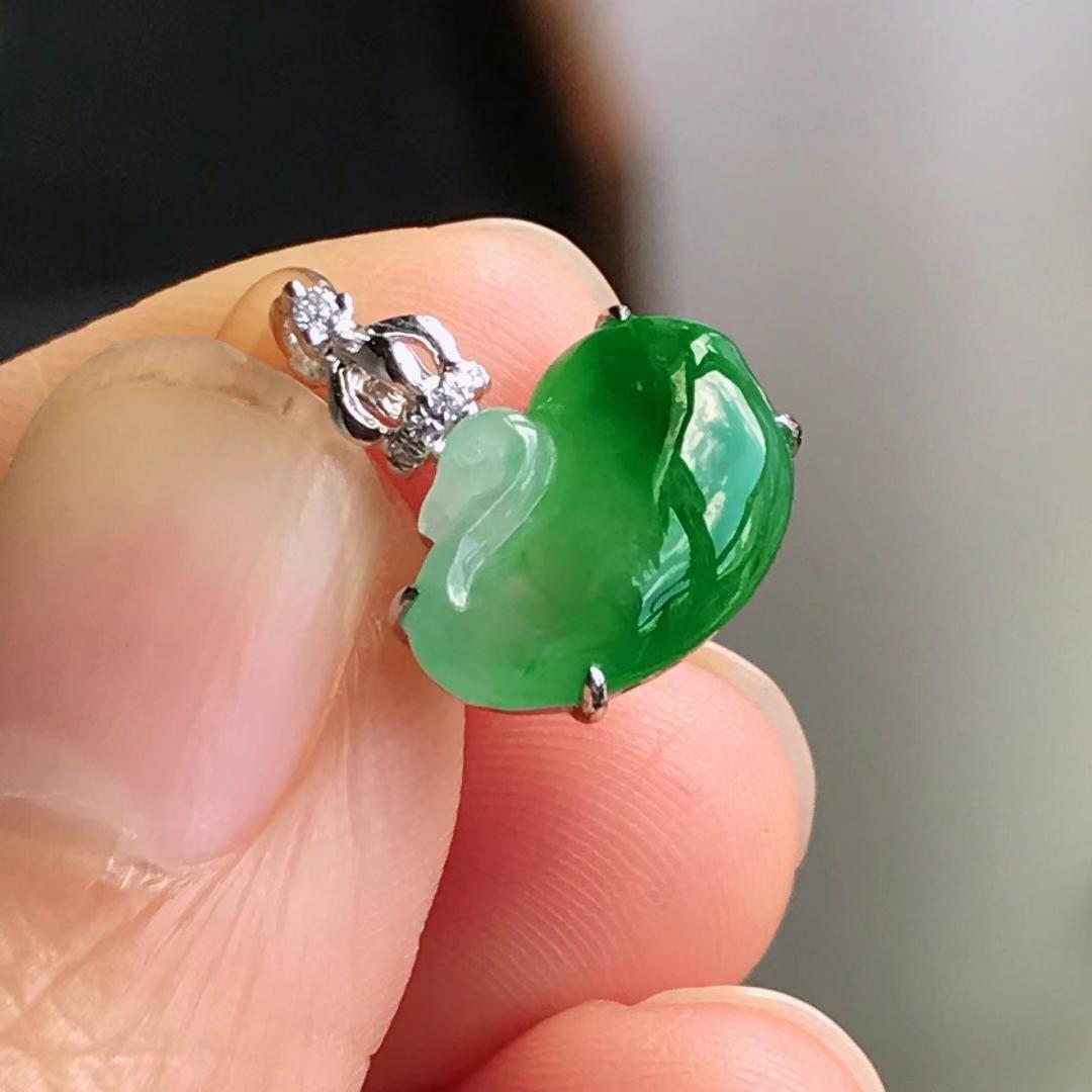 782617 冰辣陽綠天鵝吊墜