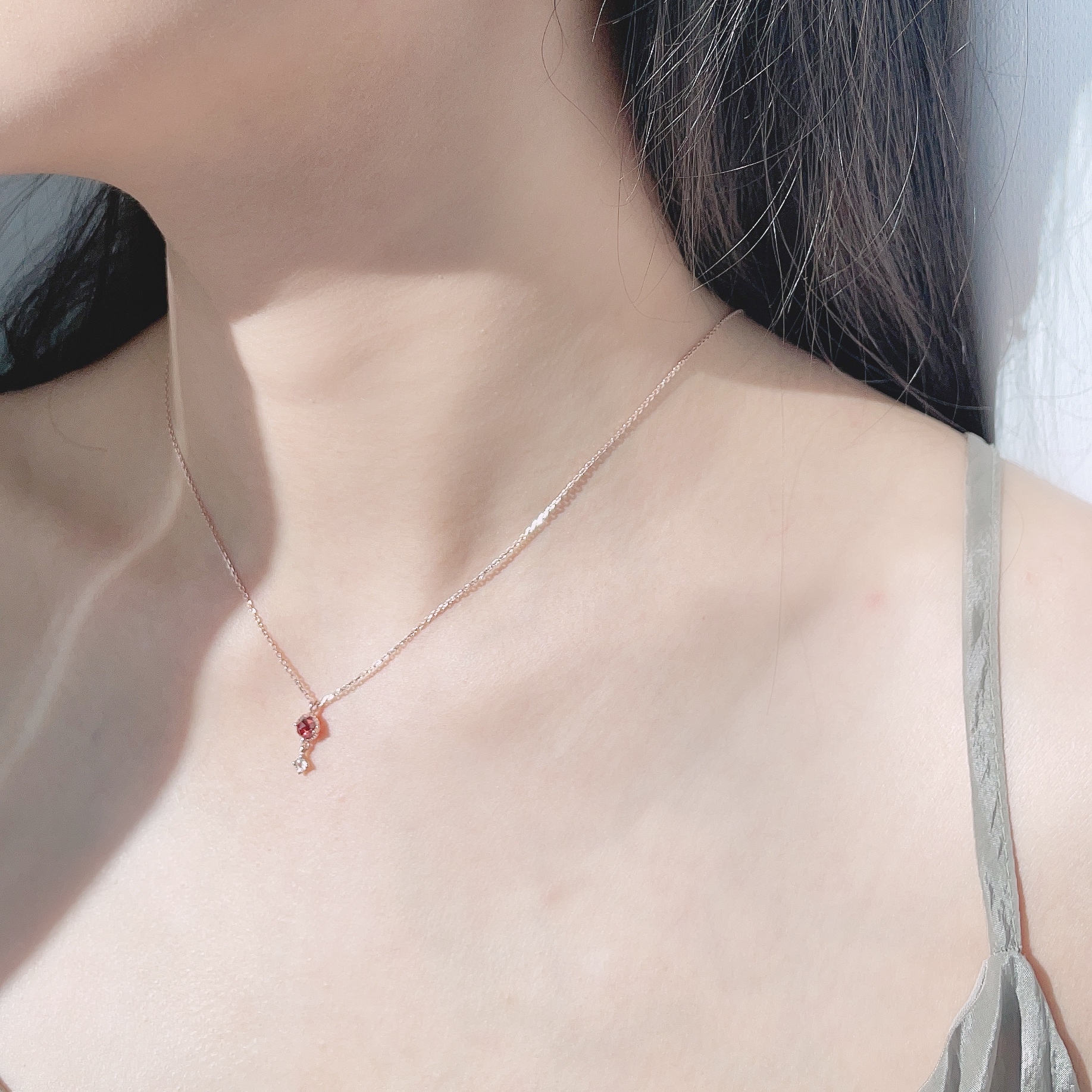 Rosecut square石榴拉長項鍊