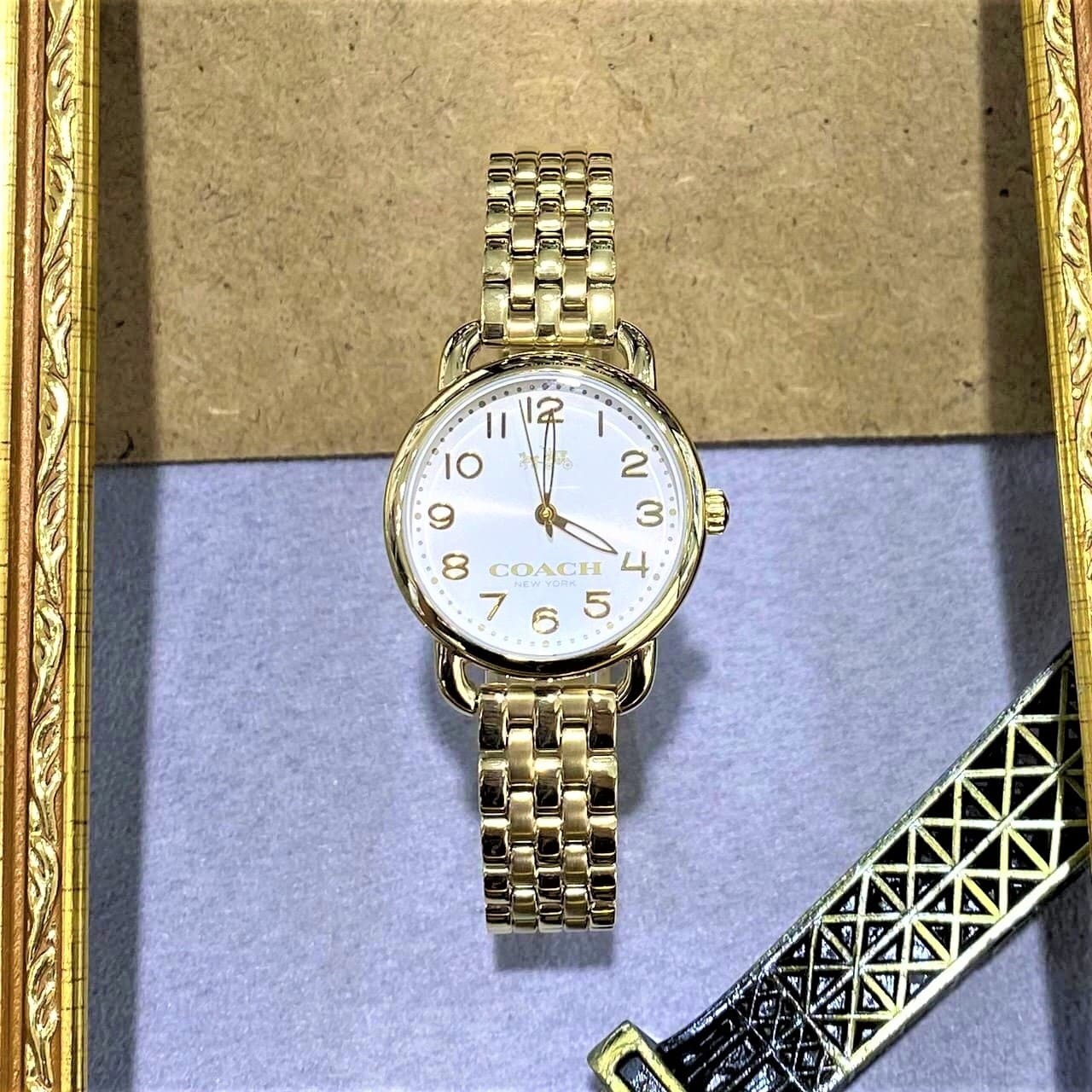 【Coach】簡約時尚馬車LOGO腕錶 CO14502241 28mm 現代鐘錶