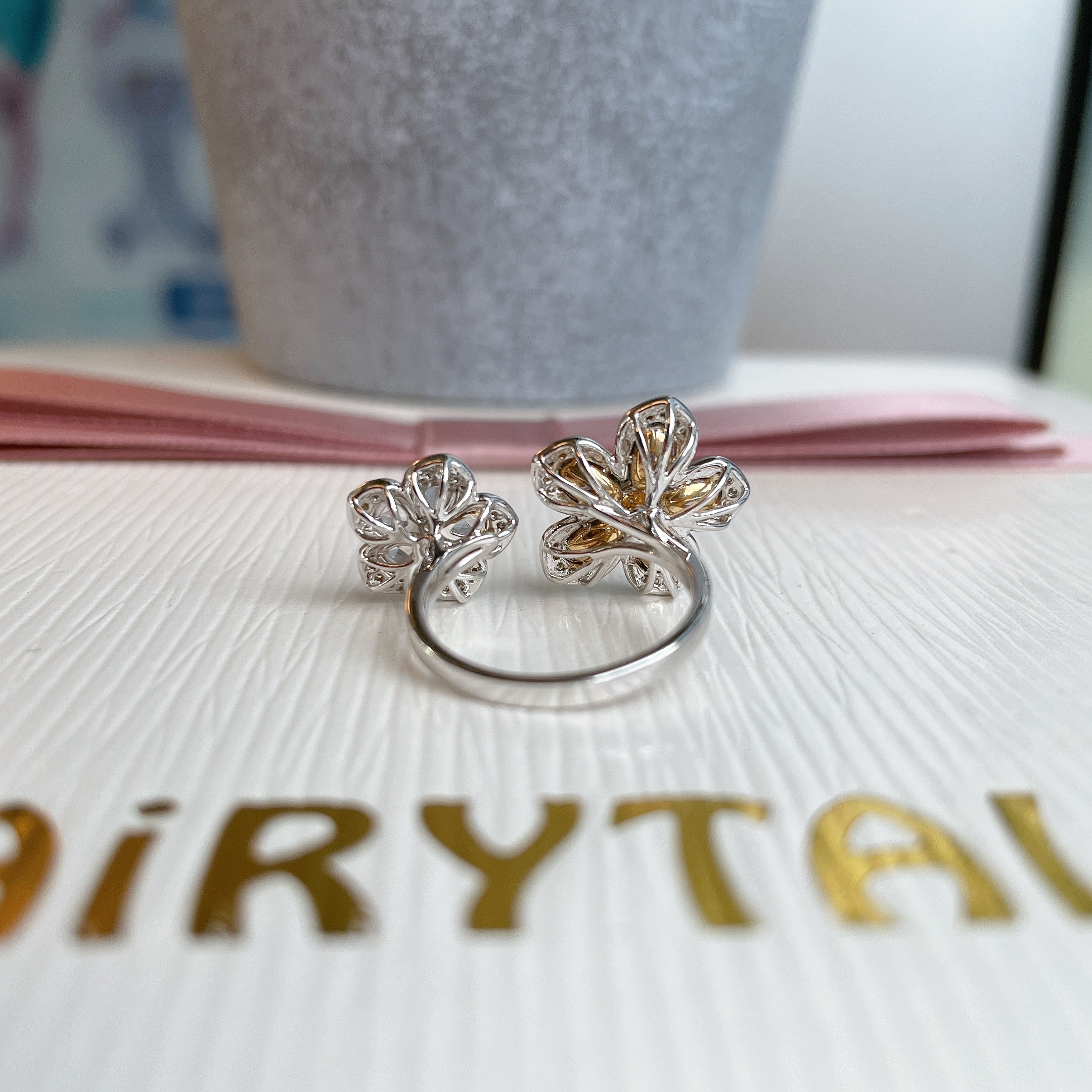 18K金祖母綠鑽石拼花開口戒指