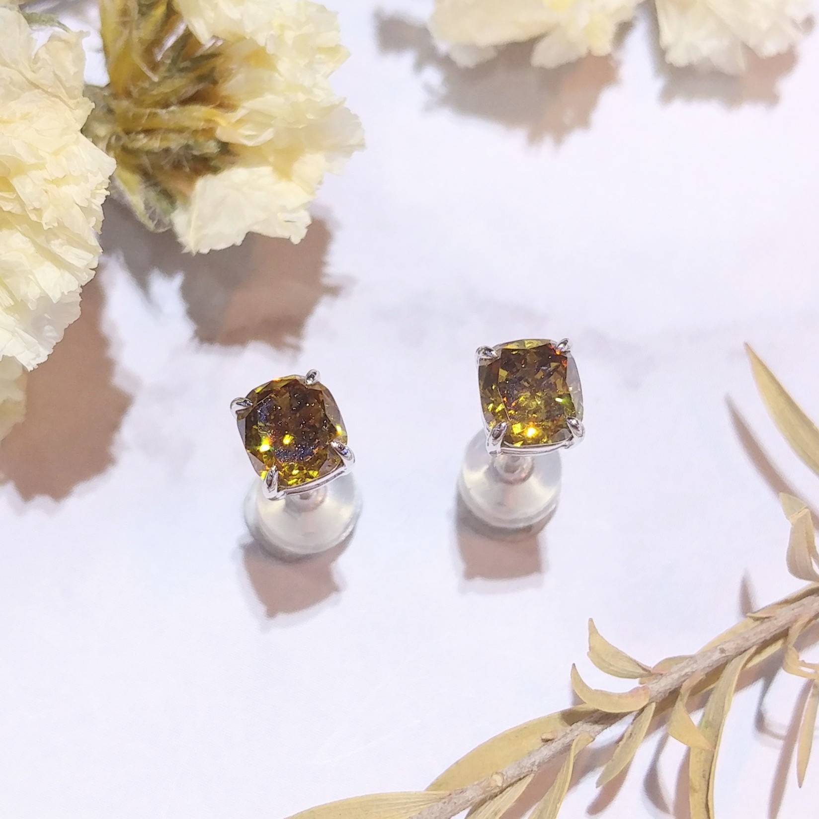 全新18K白金【主石1卡23份綠鑽】耳環