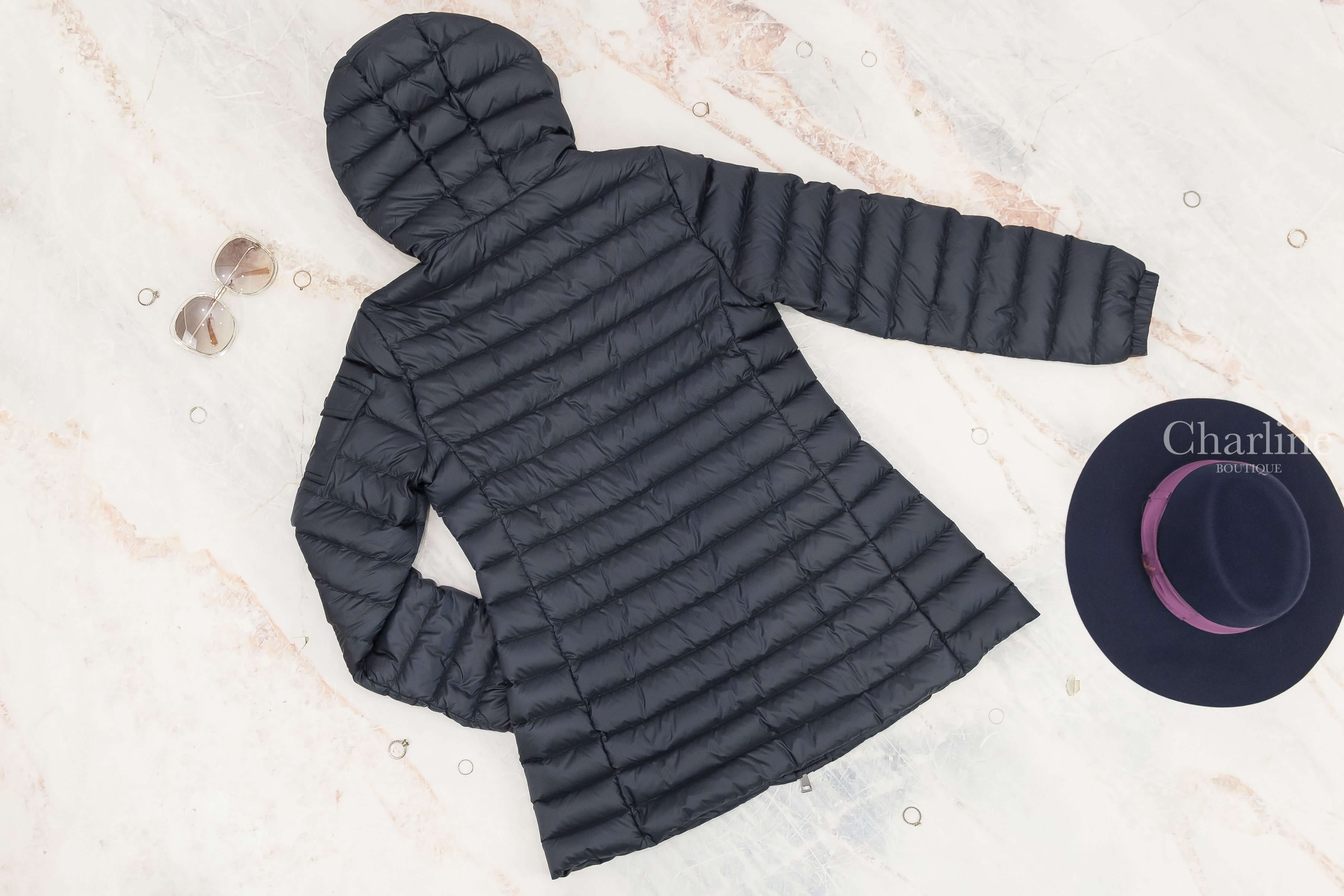Moncler Ments 夜藍色拉鍊中長版連帽輕羽絨外套-Charline Boutique 精品代購