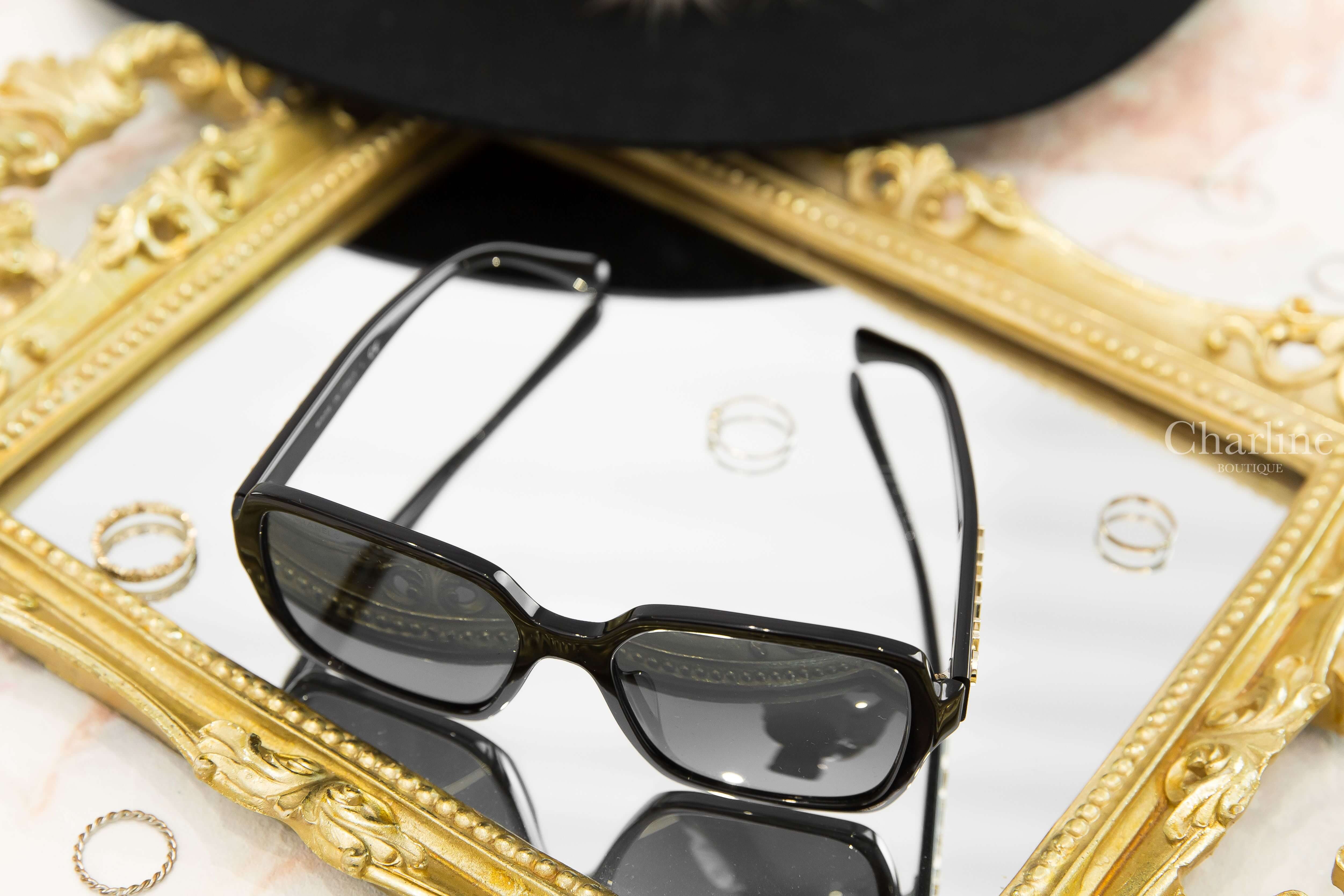 Chanel Square Sunglasses 黑色方框灰色鏡片側邊金色 Logo 太陽眼鏡-Charline Boutique 精品代購