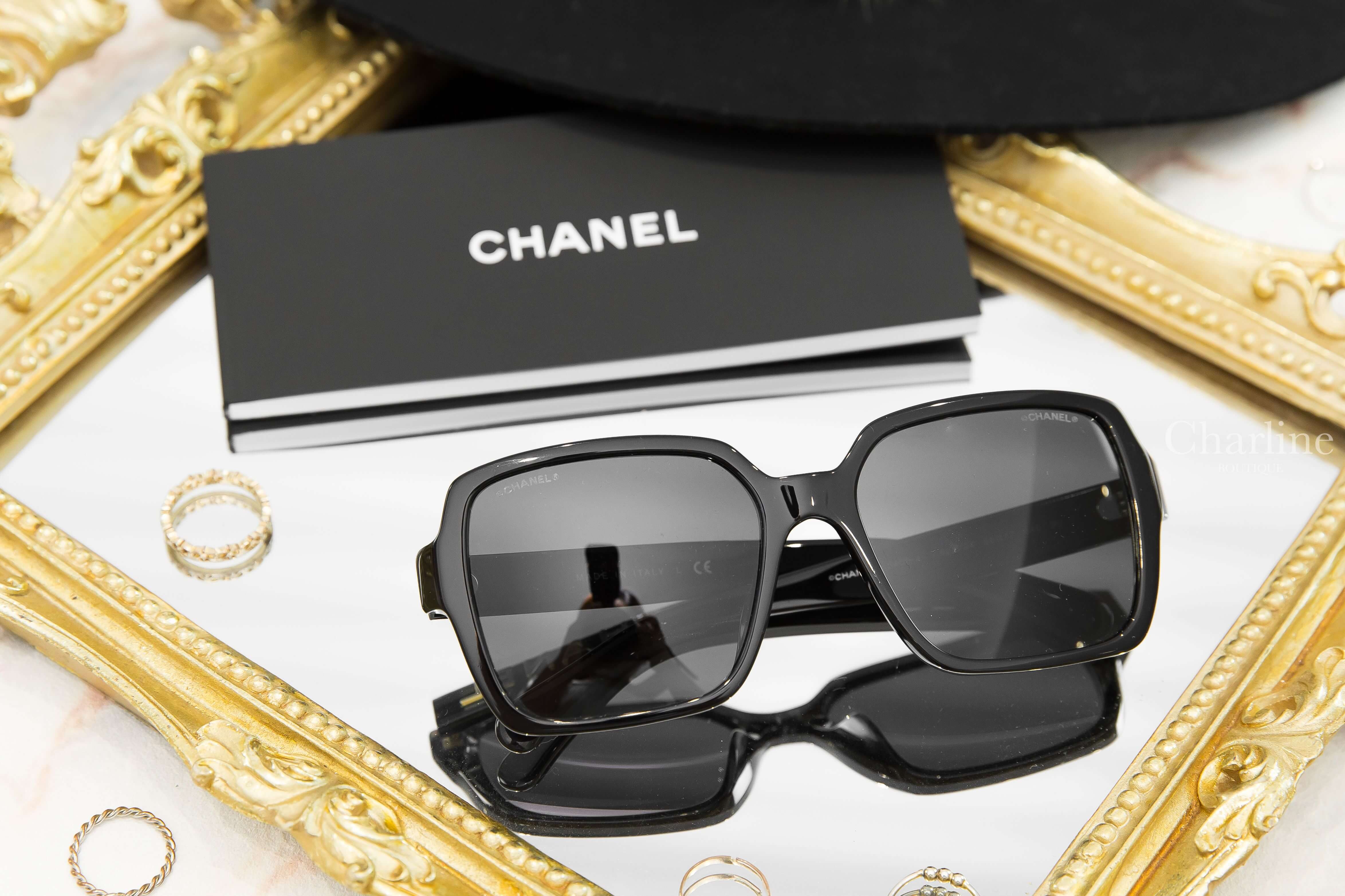Chanel Square Sunglasses 黑色方框灰色鏡片側邊金色 Logo 太陽眼鏡-Charline Boutique 精品代購