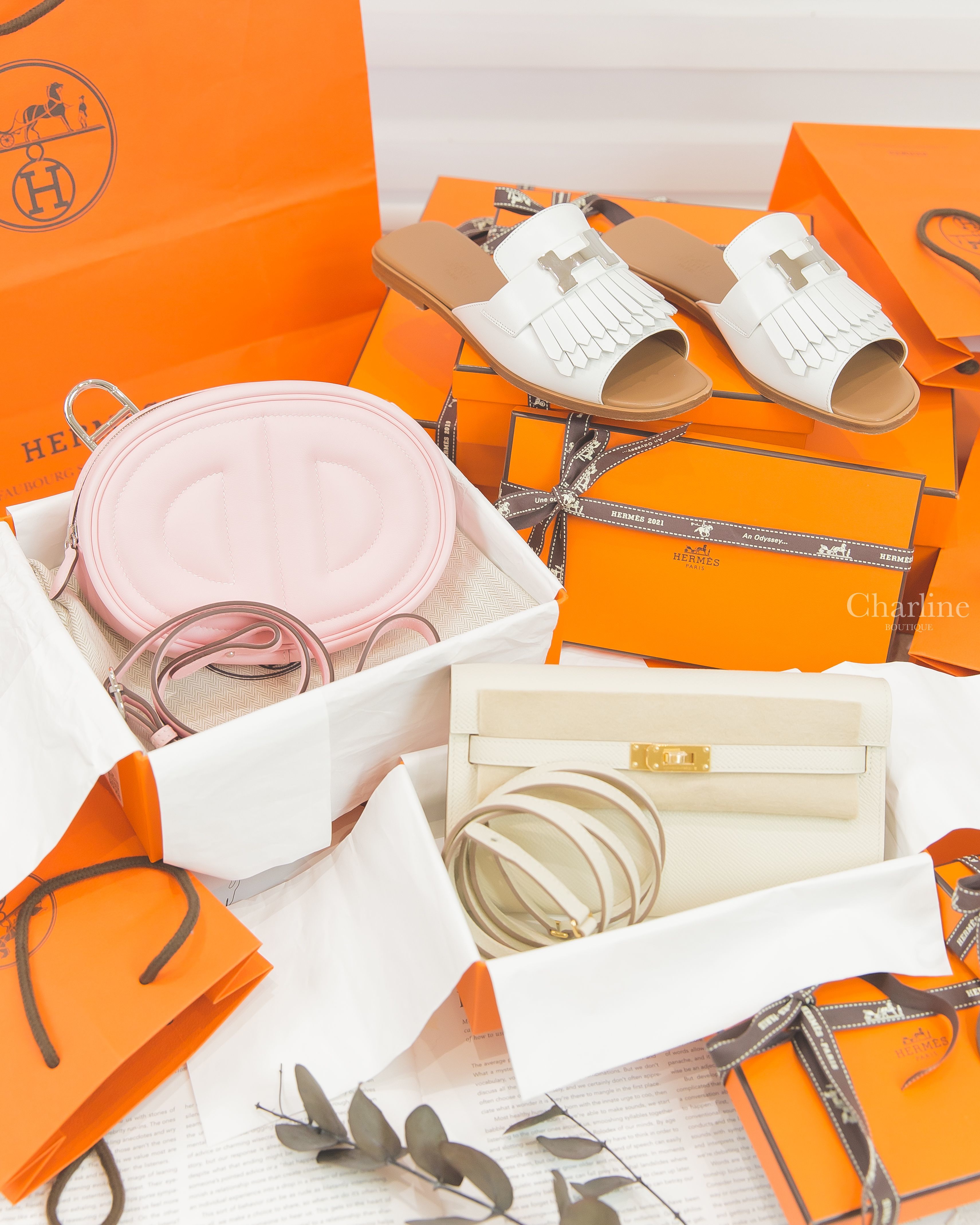 Hermès Kelly To Go 10 Epsom 奶昔白金釦,Hermès In The Loop 3Q Swift 櫻花粉銀釦,Hermès Sandal 白色銀釦H流蘇拖鞋-Charline Boutique 精品代購
