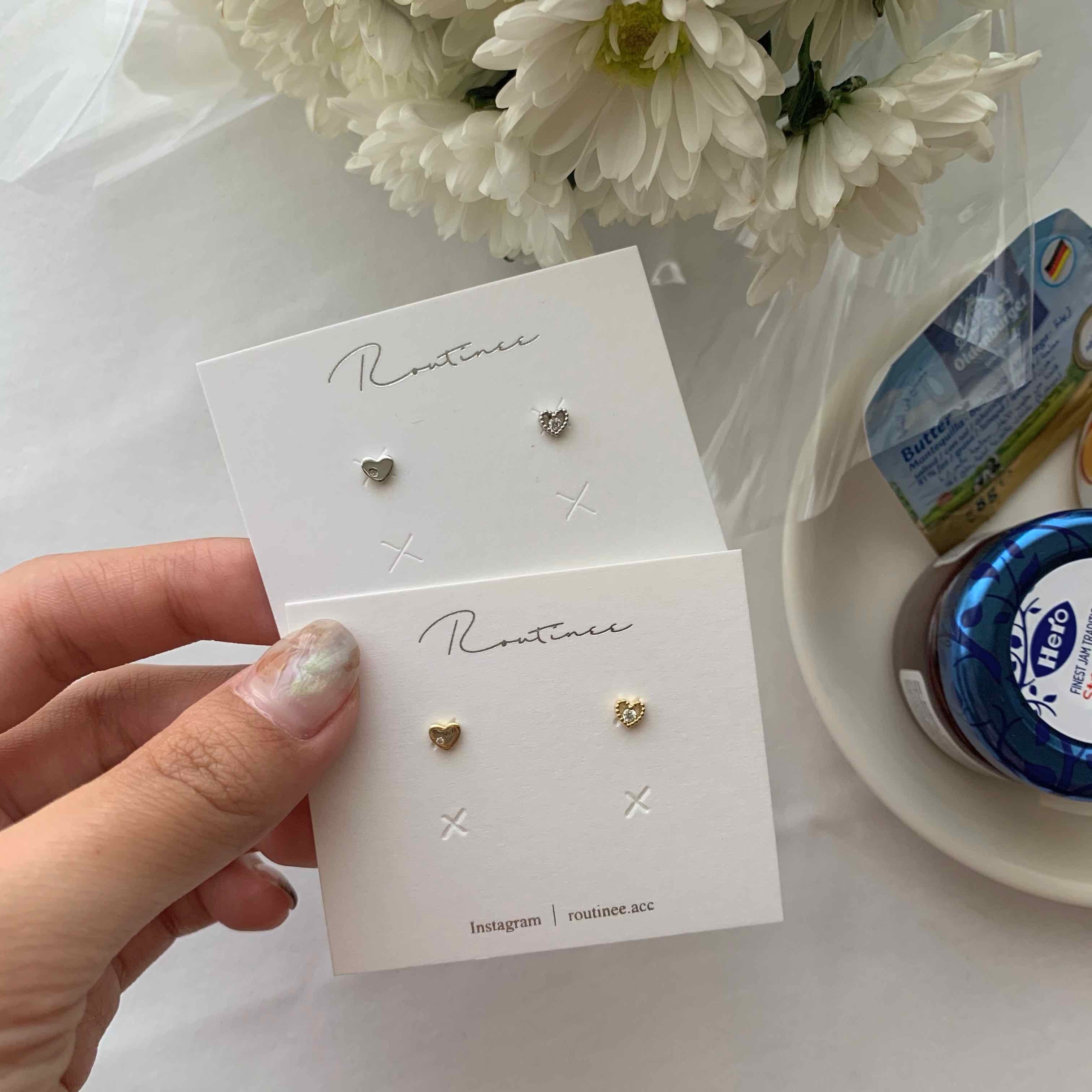 🇰🇷925 silver 迷你不對稱愛心耳環｜2 color