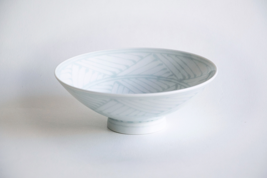 白山陶器-平茶碗S-21 霧白底灰橫線三角