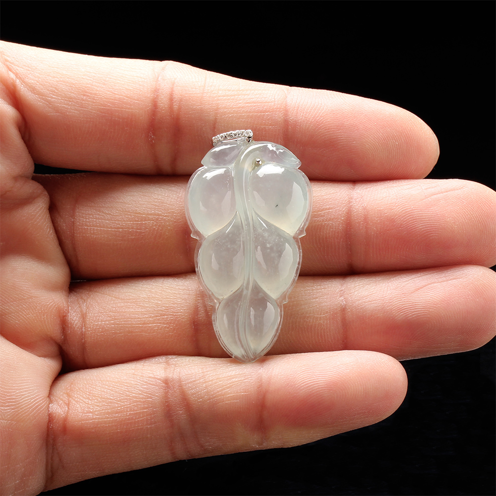 【雅紅珠寶】天然玻璃種放光翡翠玉項鍊-一葉致富-N0063