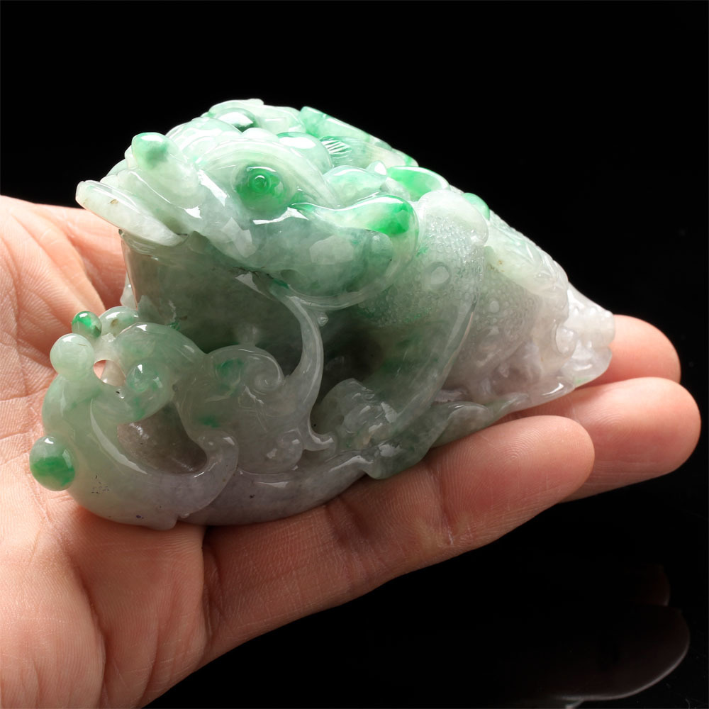 【雅紅珠寶】天然春帶彩翡翠玉擺件-三角蟾蜍-專咬錢財-O0007