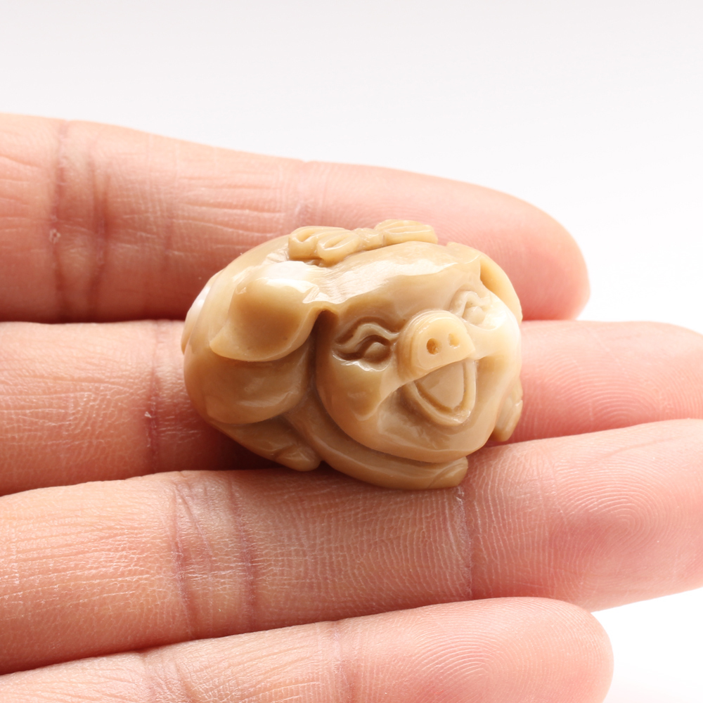 【雅紅珠寶】豬小妺天然金珊瑚招財豬擺件-17g-O0009
