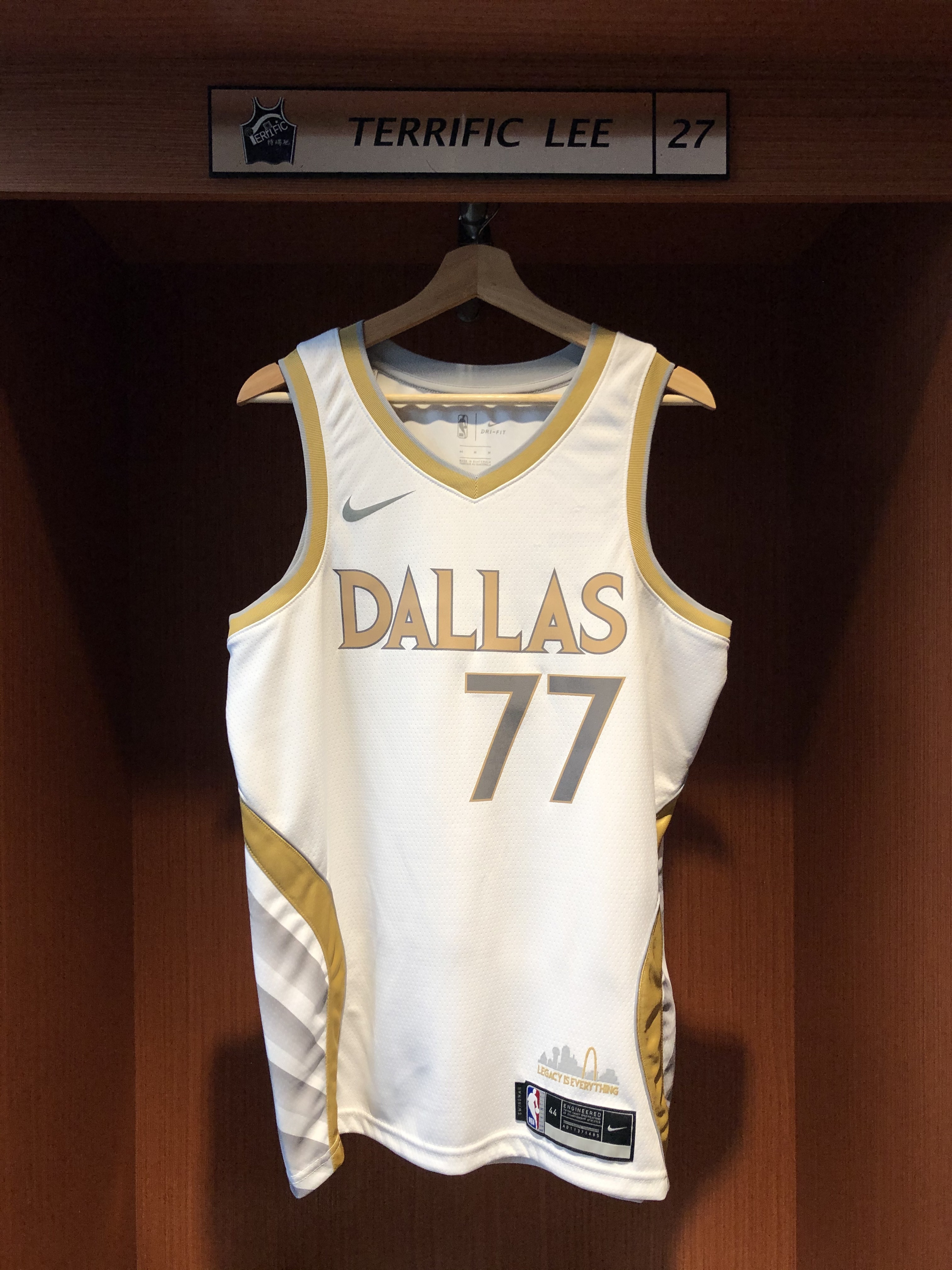 NBA球衣 Luka Doncic 達拉斯小牛城市 白金 City Nike Swingman 球迷版 熱轉印 全新