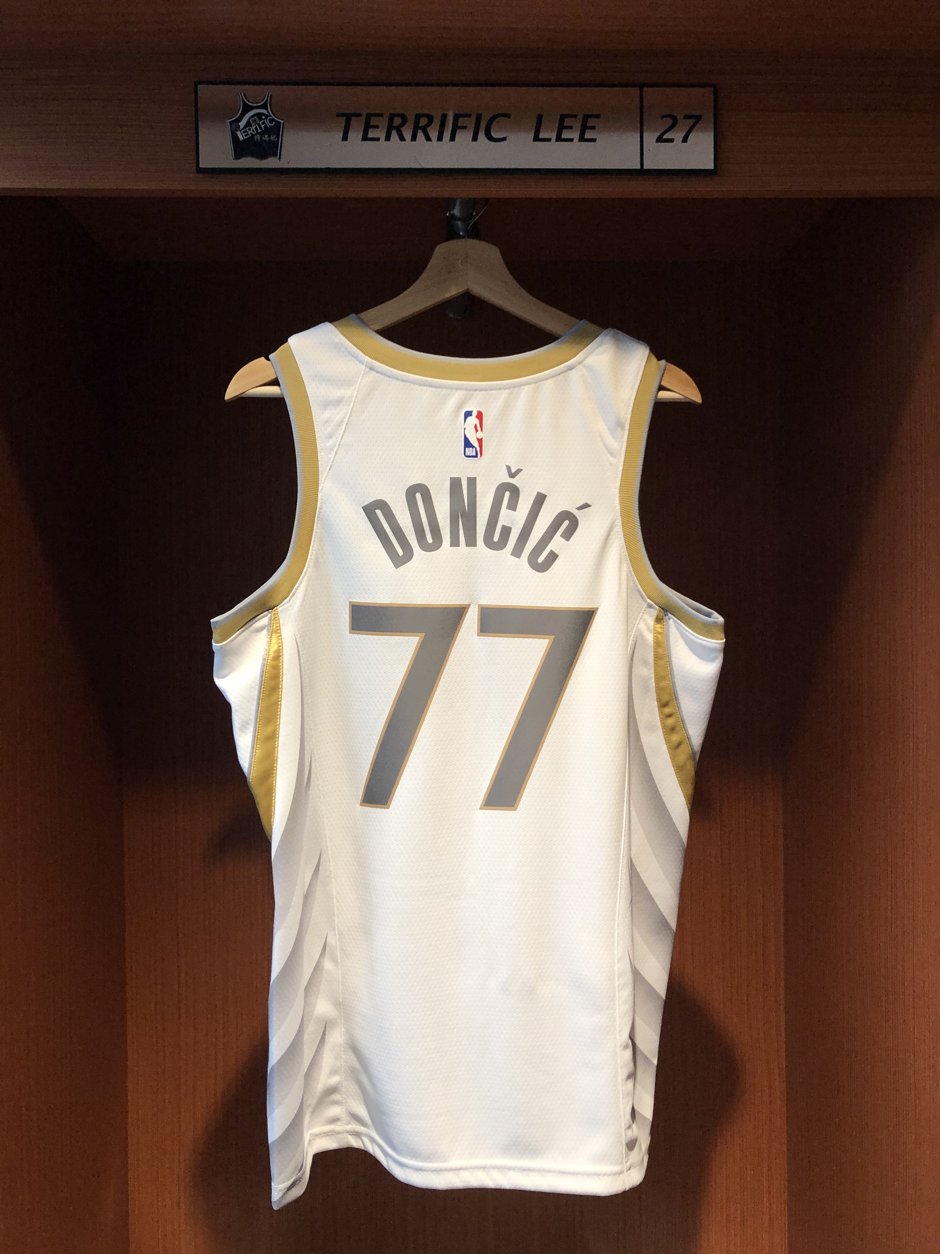 NBA球衣 Luka Doncic 達拉斯小牛城市 白金 City Nike Swingman 球迷版 熱轉印 全新