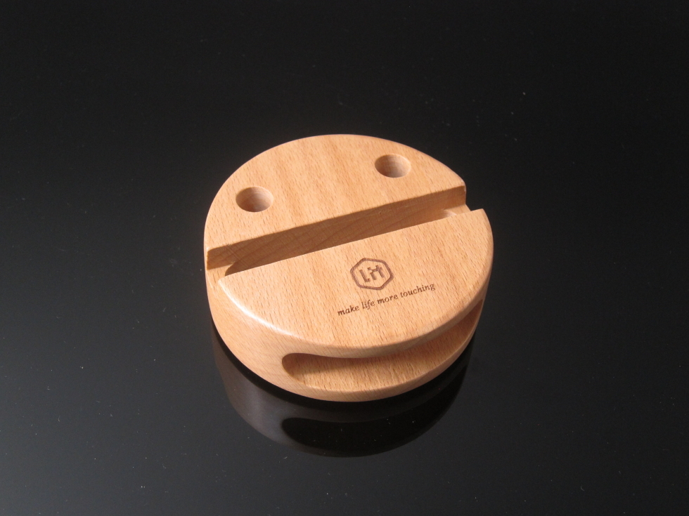 Wooden phone speaker stand
