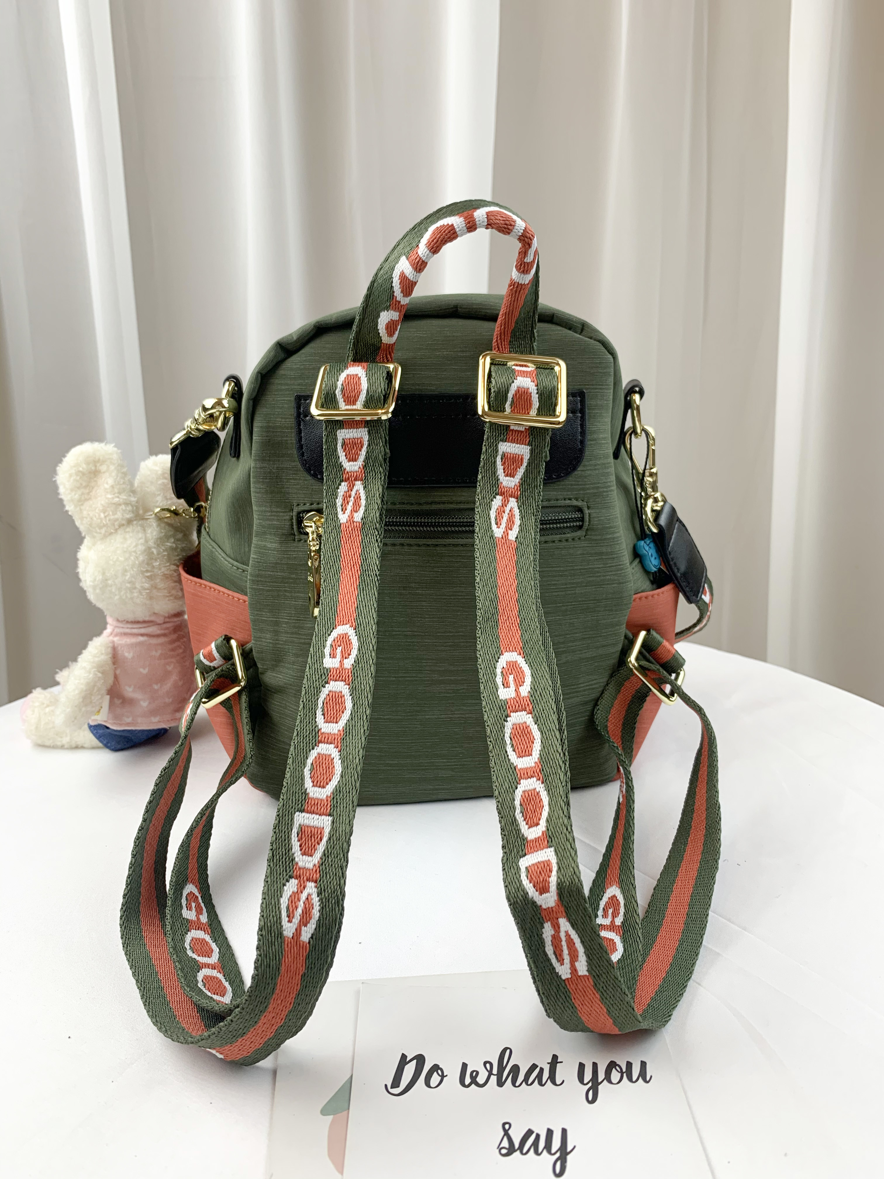 GOODS 橘綠拼色 防潑水後背包 / 側背包 附小熊吊飾 #2752