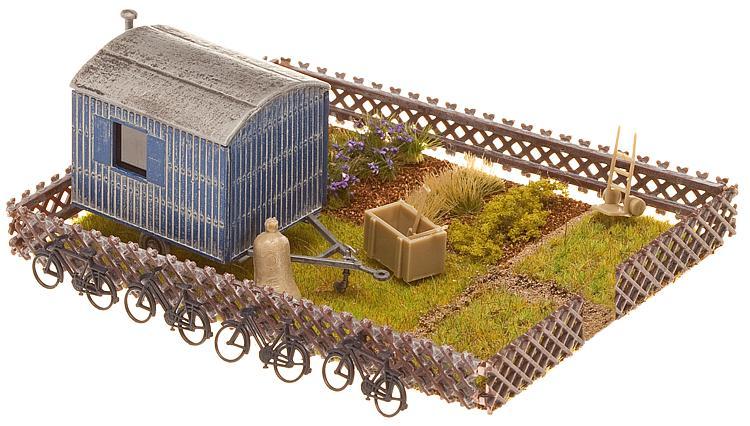Faller 180490 HO scale, Allotments with contractor's trailer