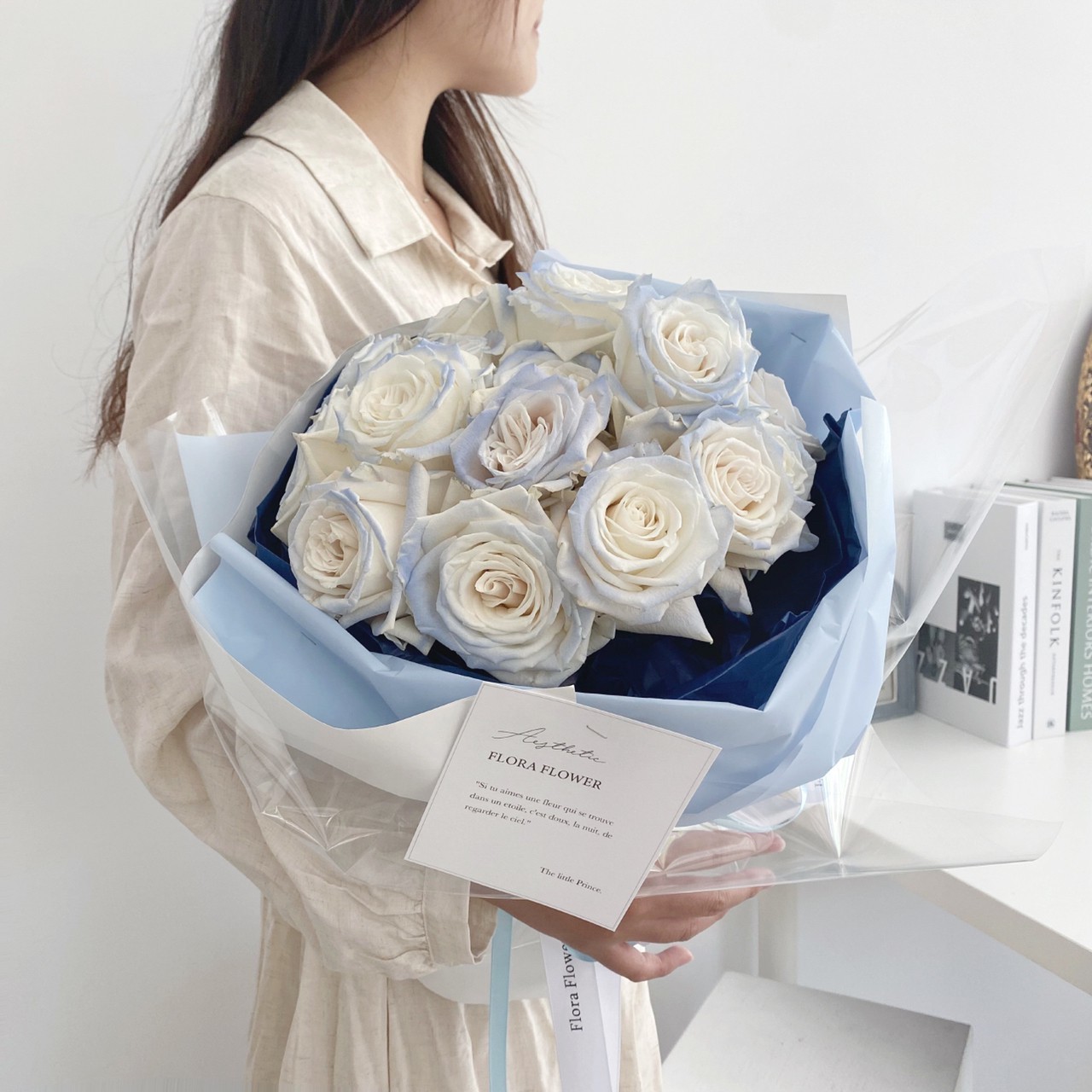 俄羅斯鮮花花束-漸層天空藍