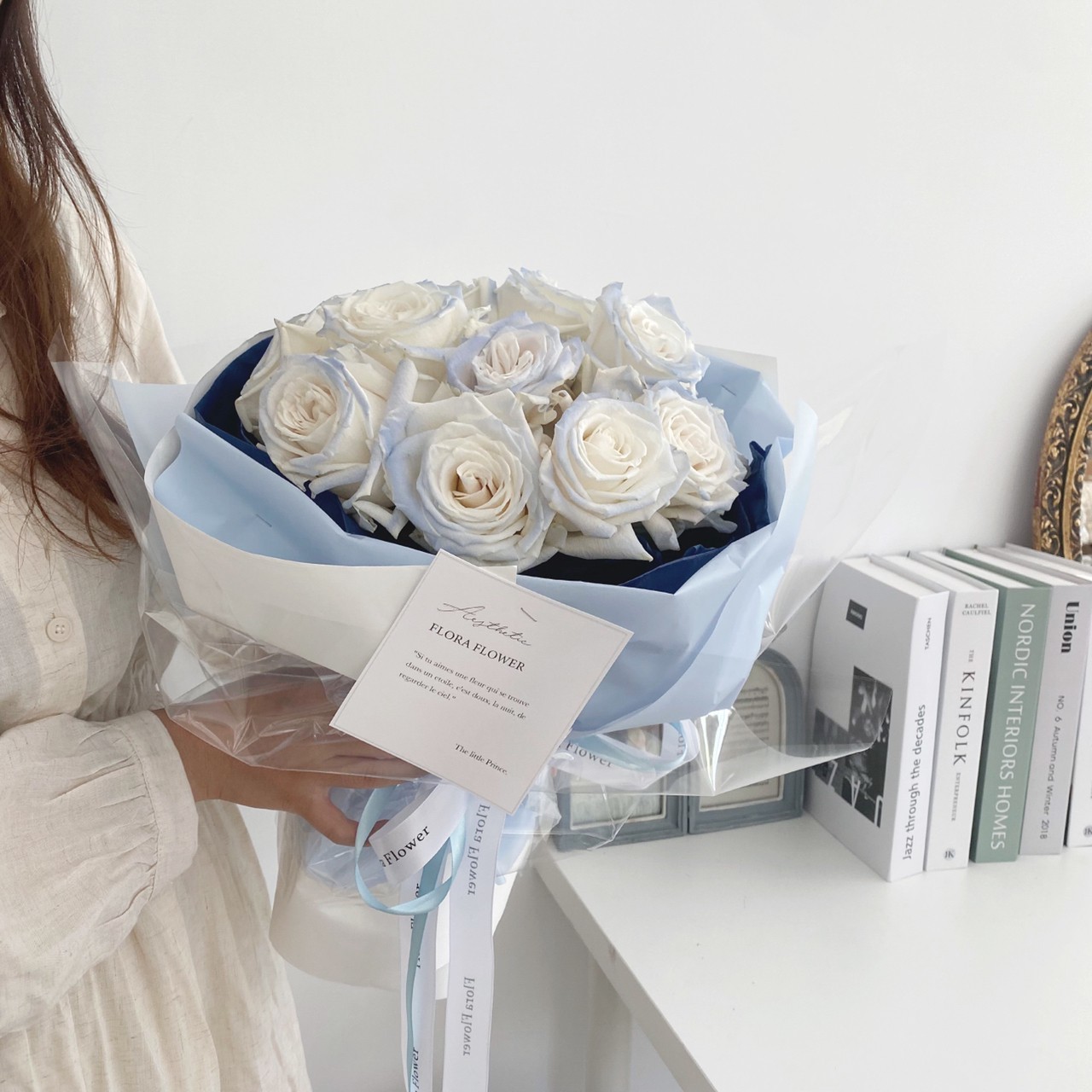 俄羅斯鮮花花束-漸層天空藍