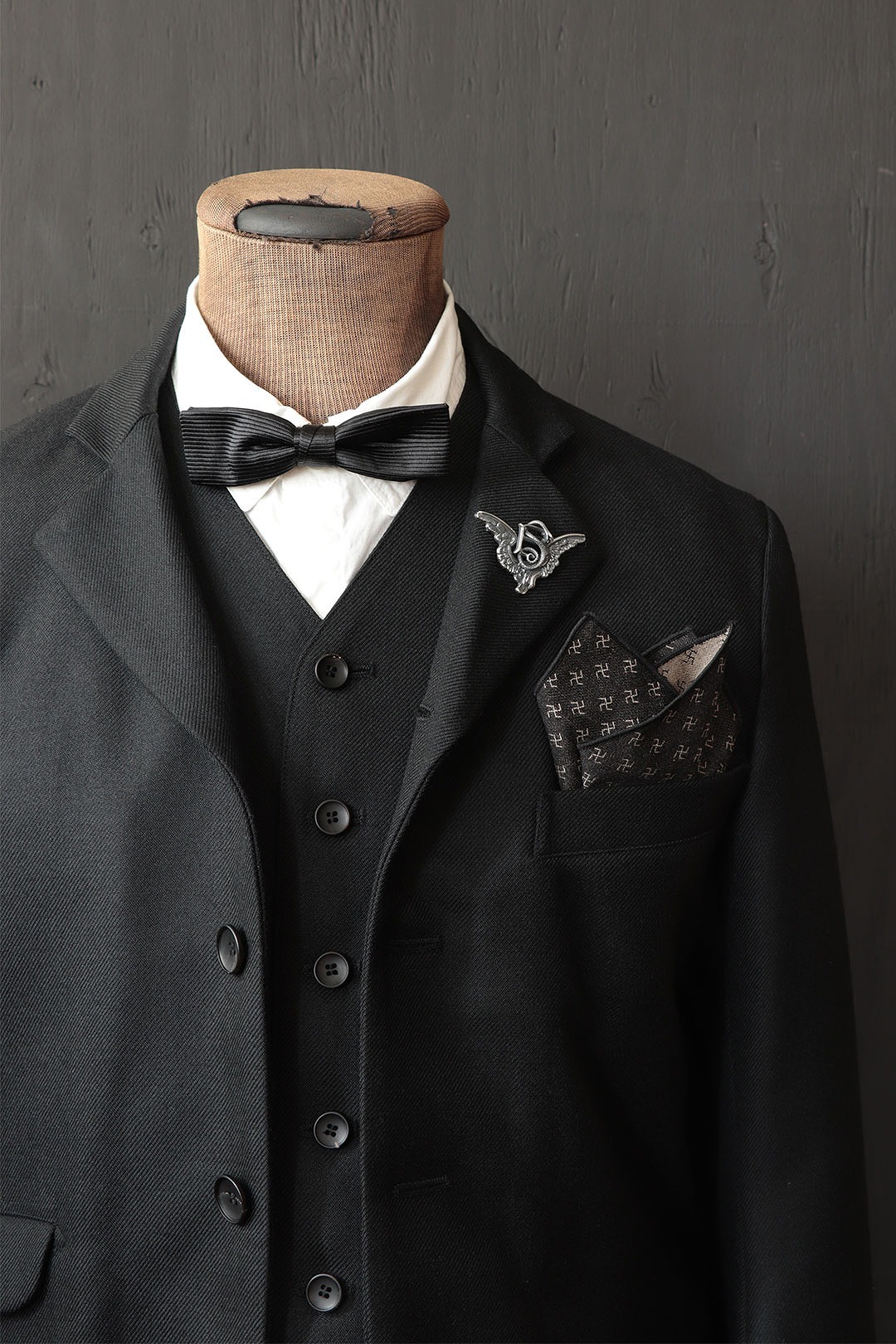 Black Sign BS fibula / Silver