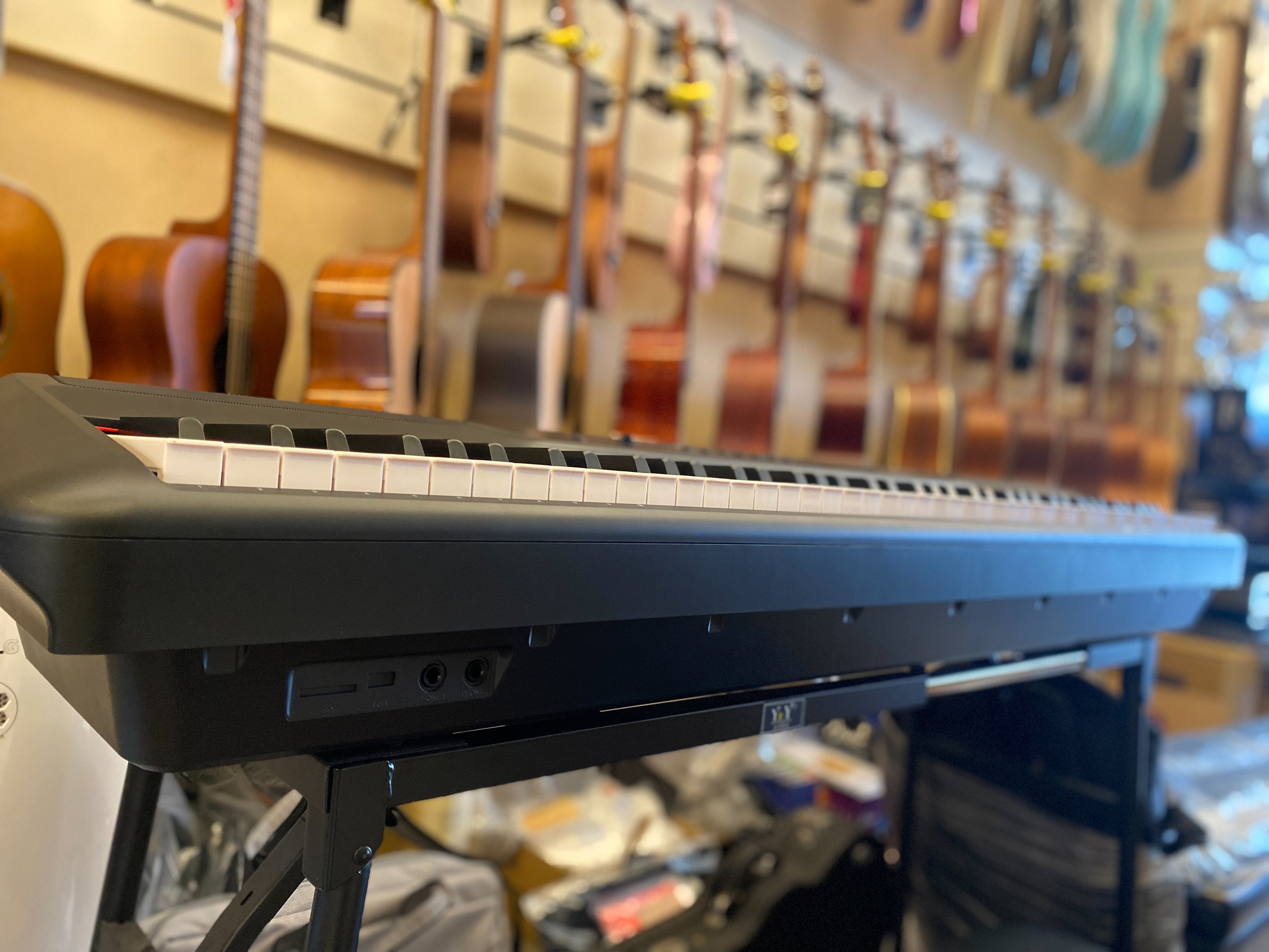 Flykeys FLYKEYS P60 88鍵 電鋼琴 真實重琴鍵 德國平台鋼琴音色 附延音踏板 P-60 第 3 張圖片｜三峽鍵盤 / 鋼琴