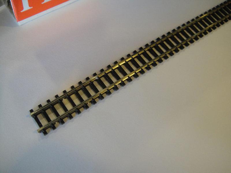 Peco SL-200 Z規 自由彎曲彈性軌 長61公分