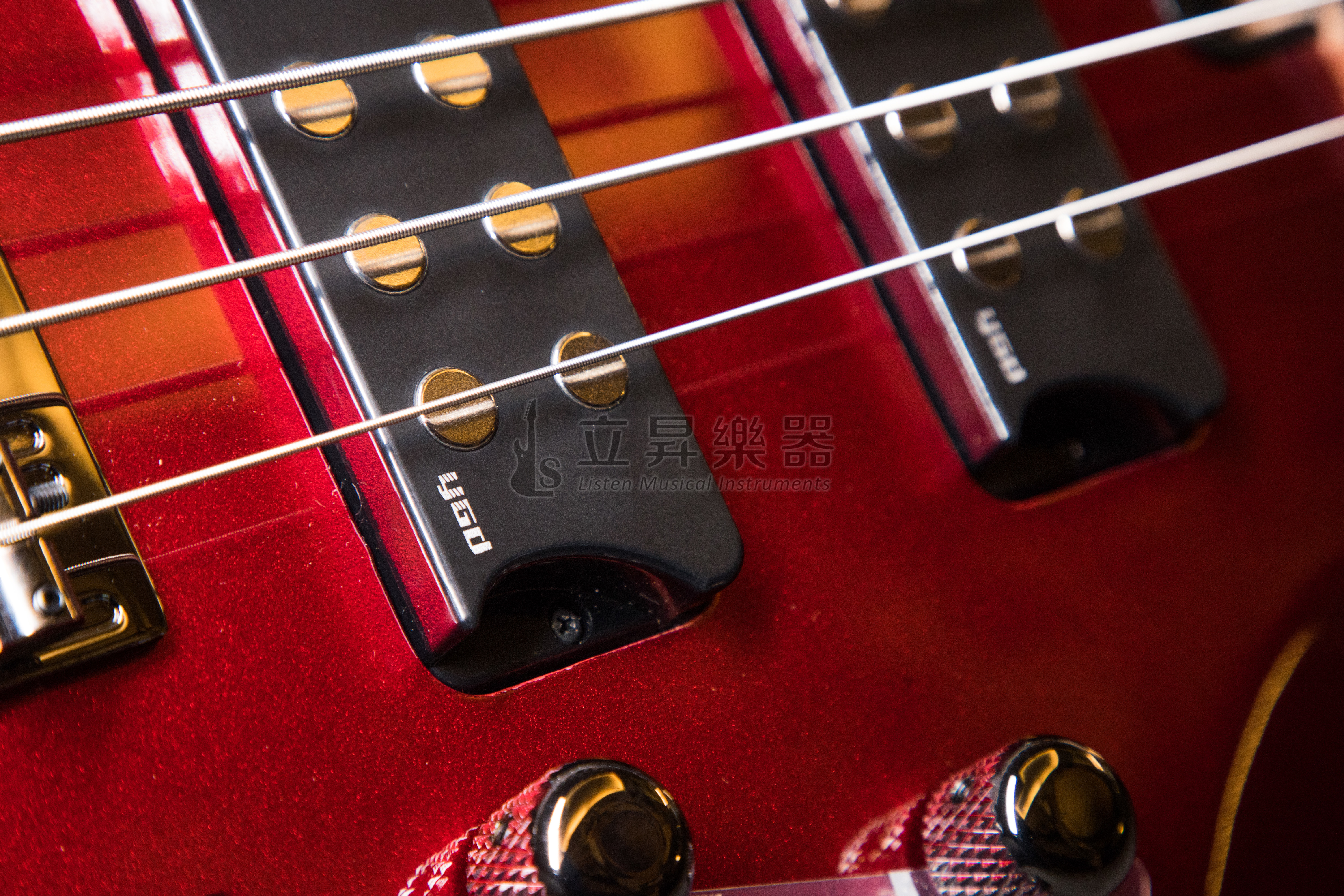 YAMAHA TRBX304 主動式電貝斯 附原廠琴袋 TRBX｜ FTB 藍色 YAMAHA TRBX304 主動式電貝斯 附原廠琴袋 TRBX｜ FTB 藍色 / WH 白色 / CAR 紅色 第 4 張圖片｜三峽吉他 / Bass